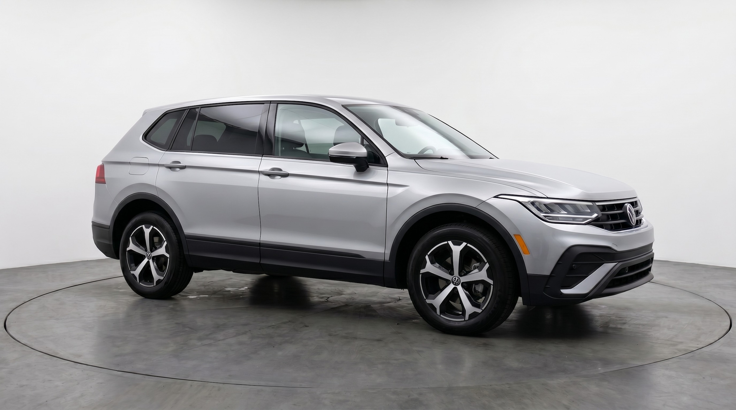 Thumbnail: 2026 Volkswagen Tiguan - 1