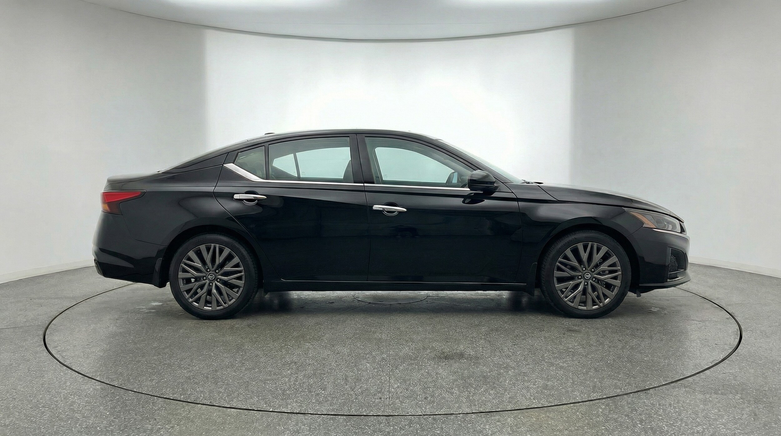 Thumbnail: 2025 Nissan Altima - 8
