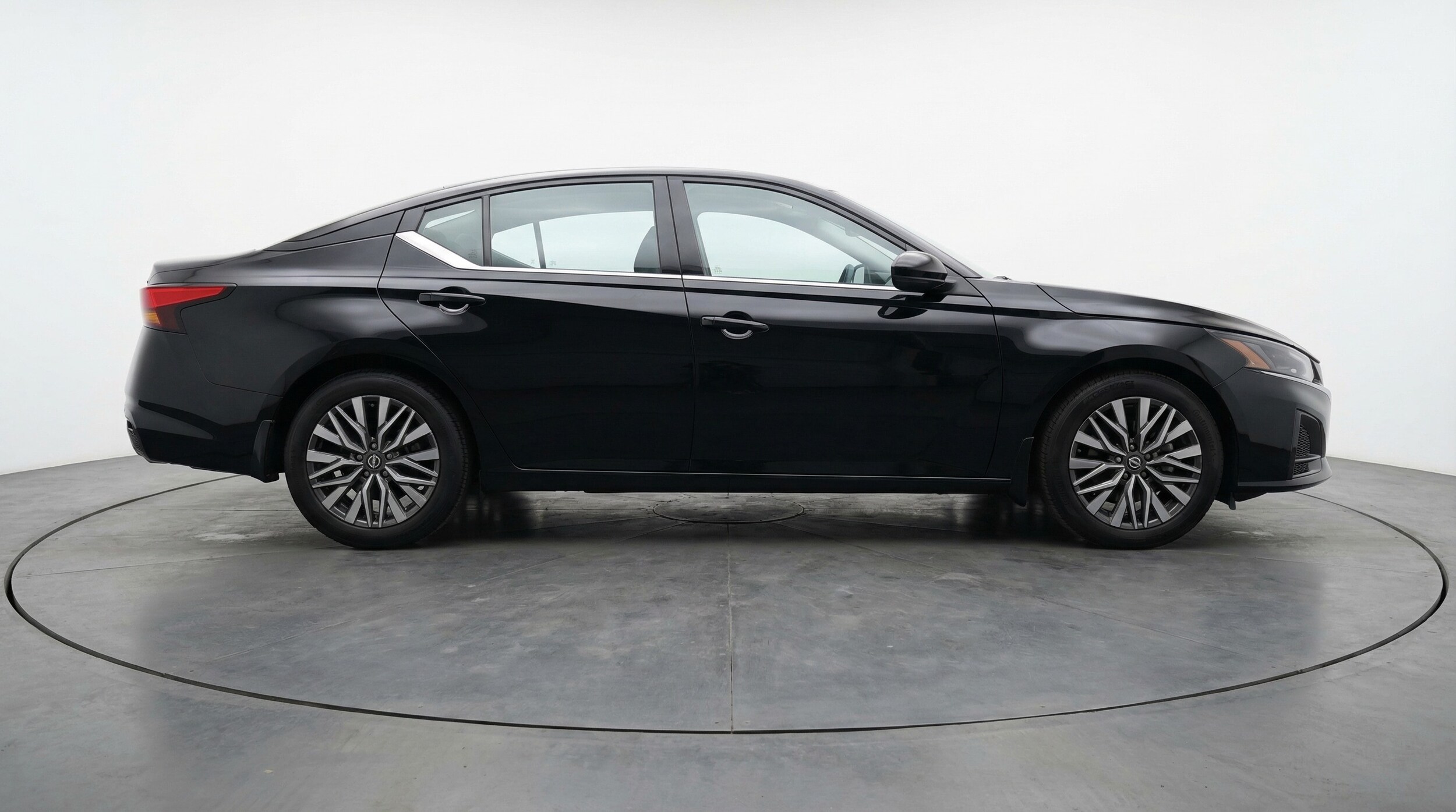 Thumbnail: 2025 Nissan Altima - 8