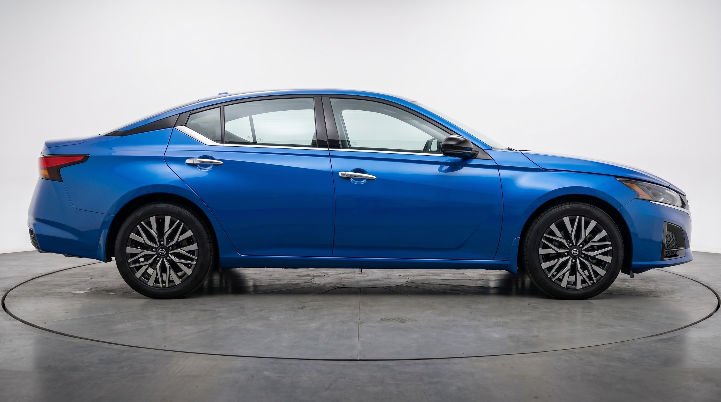 Thumbnail: 2025 Nissan Altima - 8