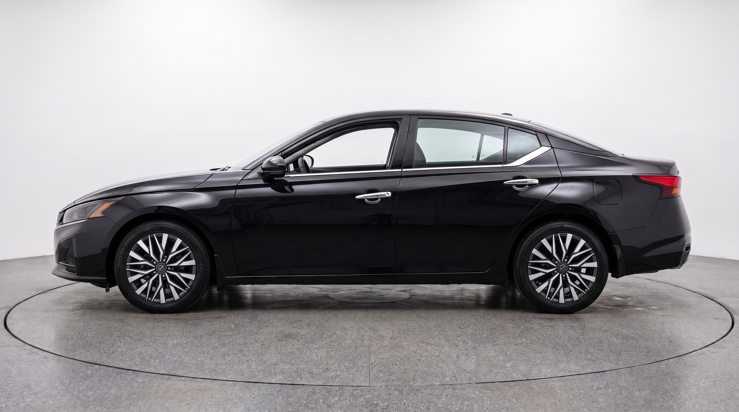 Thumbnail: 2025 Nissan Altima - 4