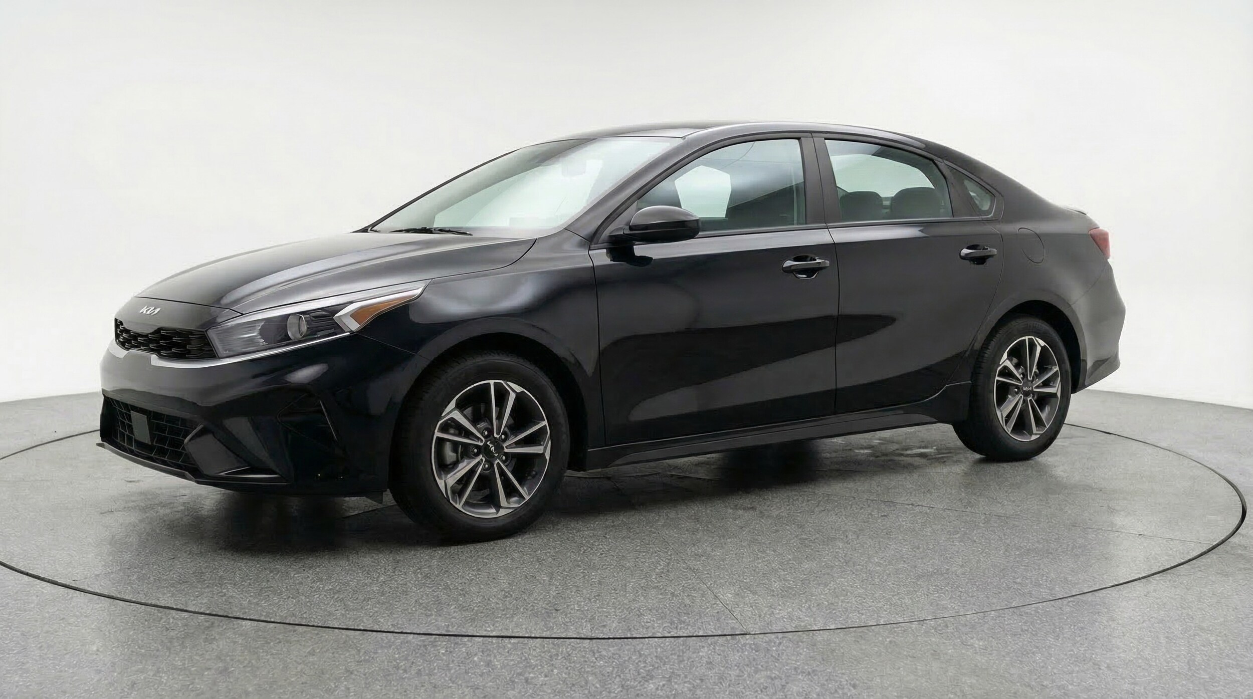 Thumbnail: 2024 Kia Forte - 3