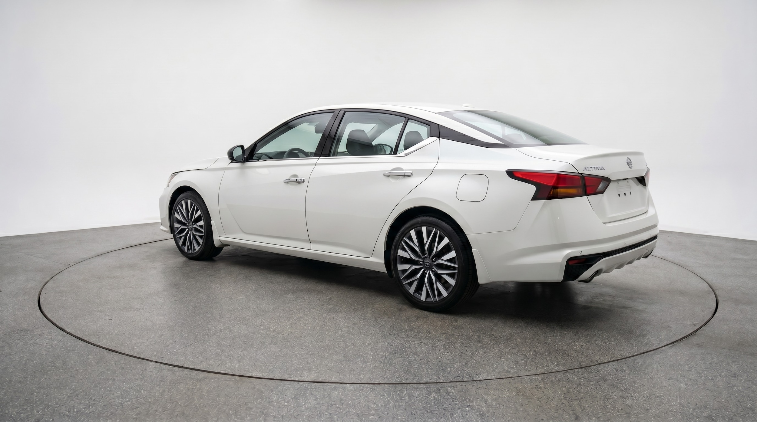 Thumbnail: 2025 Nissan Altima - 5