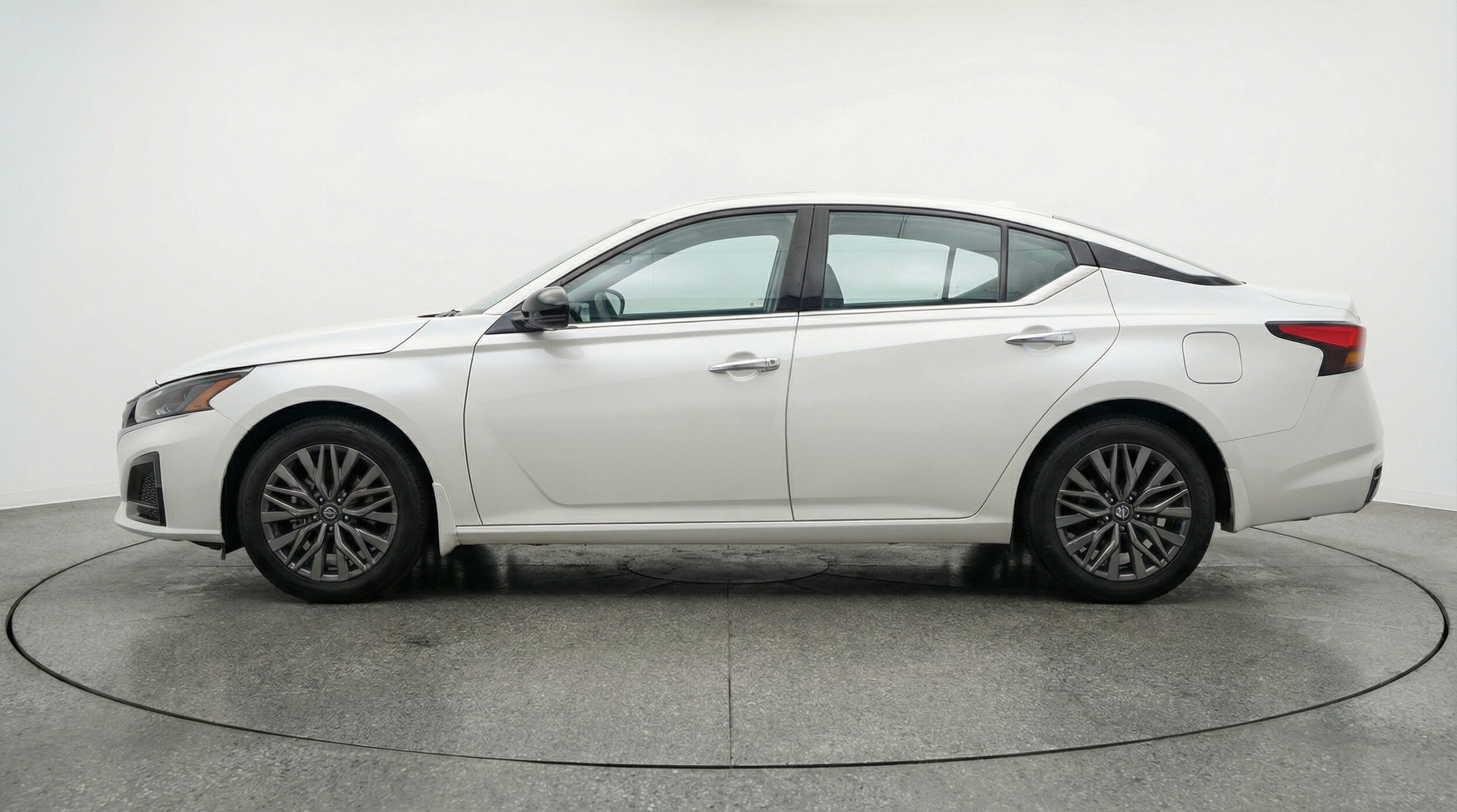 Thumbnail: 2025 Nissan Altima - 4