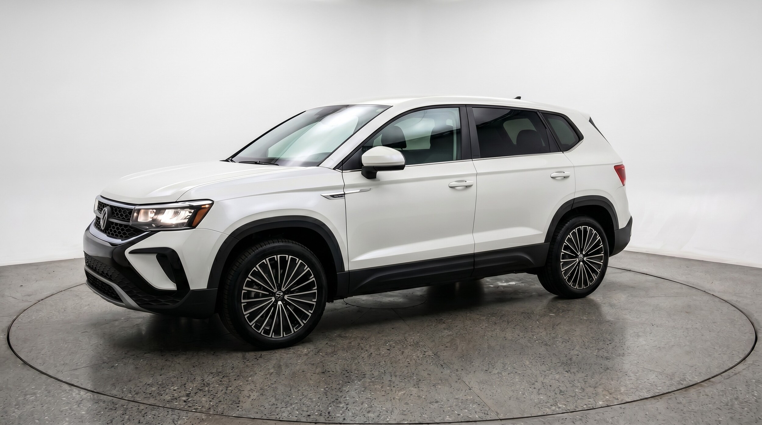 Thumbnail: 2026 Volkswagen Taos - 3