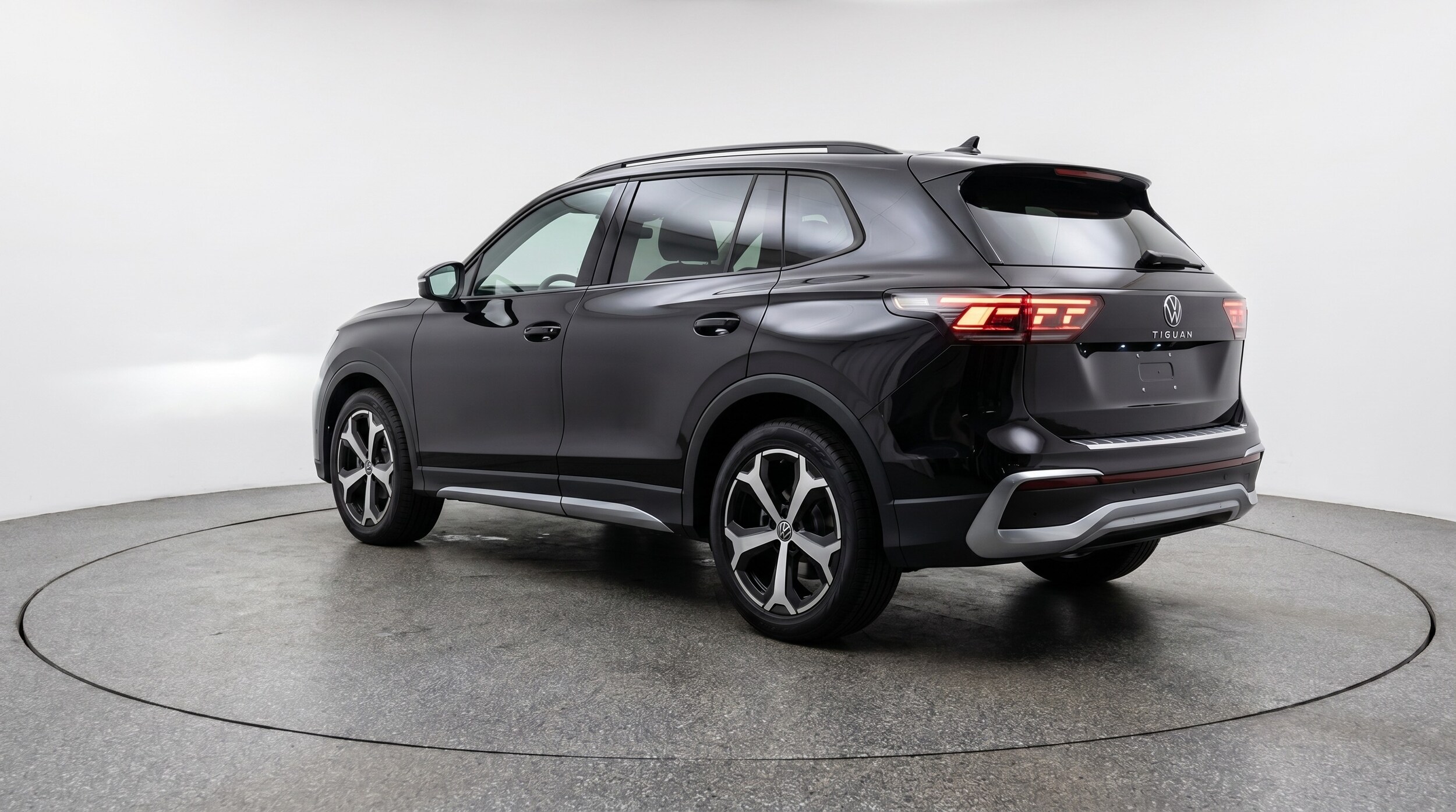 Thumbnail: 2026 Volkswagen Tiguan - 5