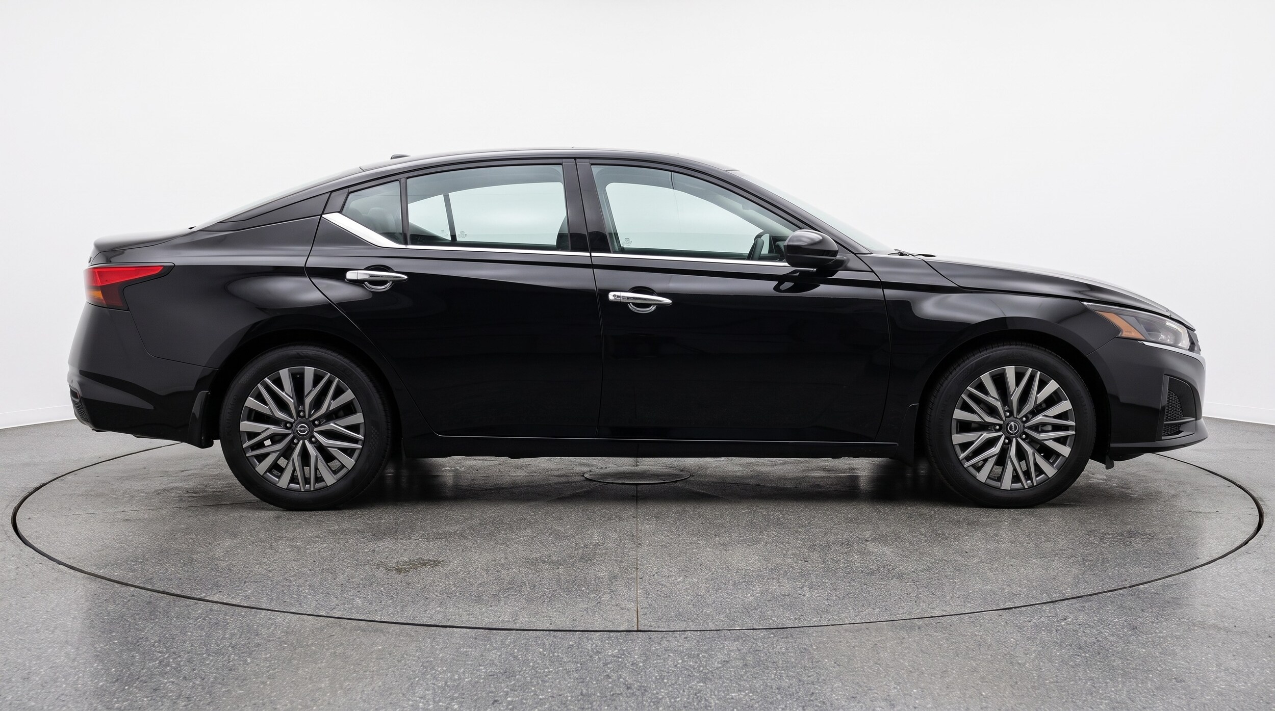 Thumbnail: 2025 Nissan Altima - 8