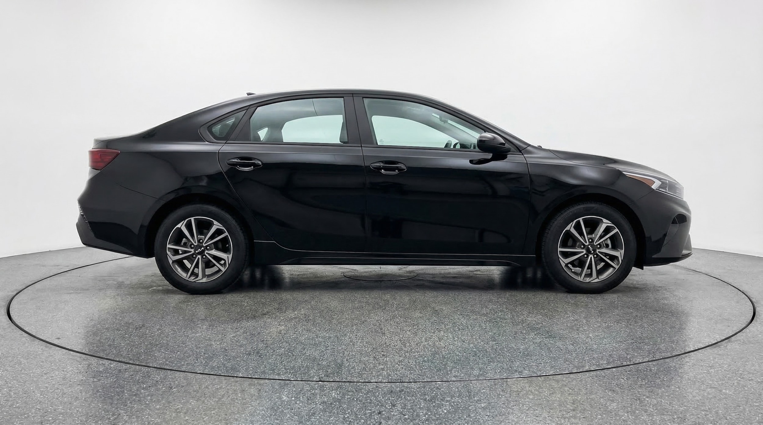 Thumbnail: 2024 Kia Forte - 8