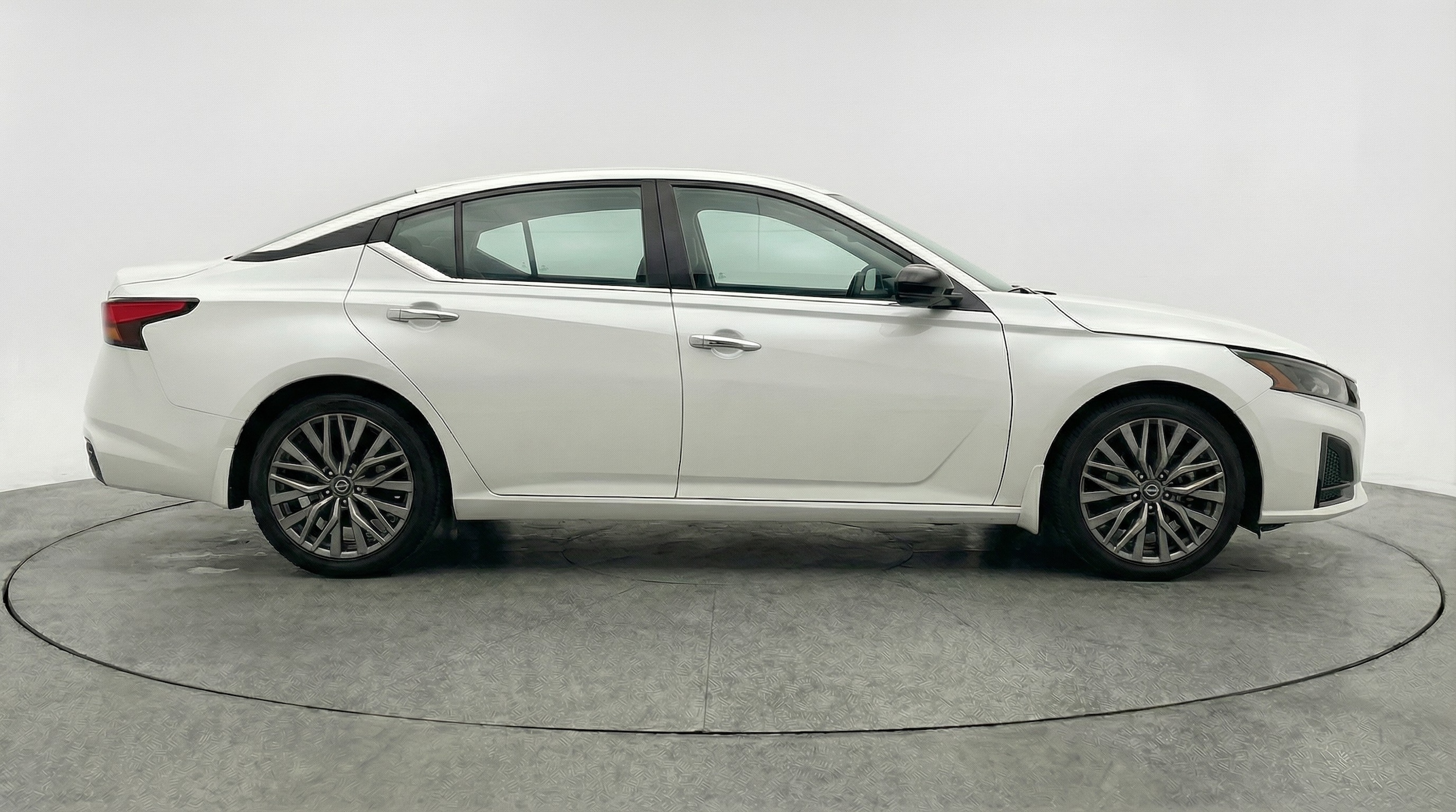 Thumbnail: 2025 Nissan Altima - 8