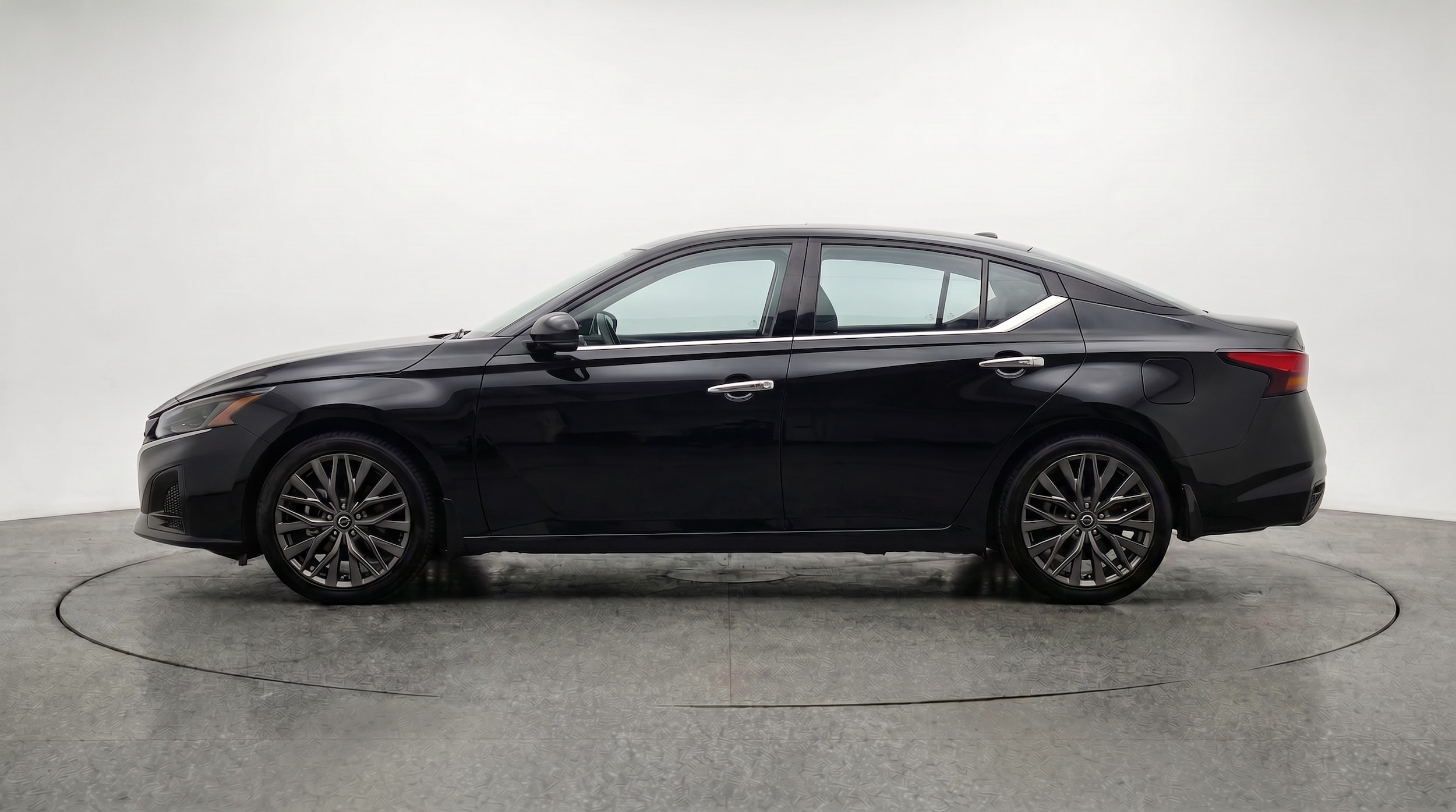 Thumbnail: 2025 Nissan Altima - 4