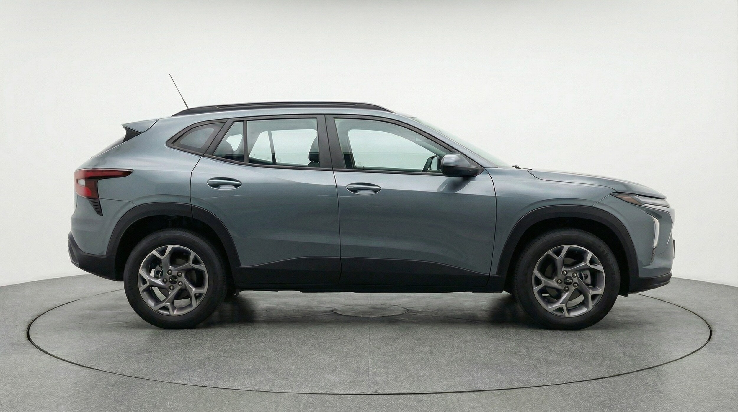 Thumbnail: 2025 Chevrolet Trax - 8