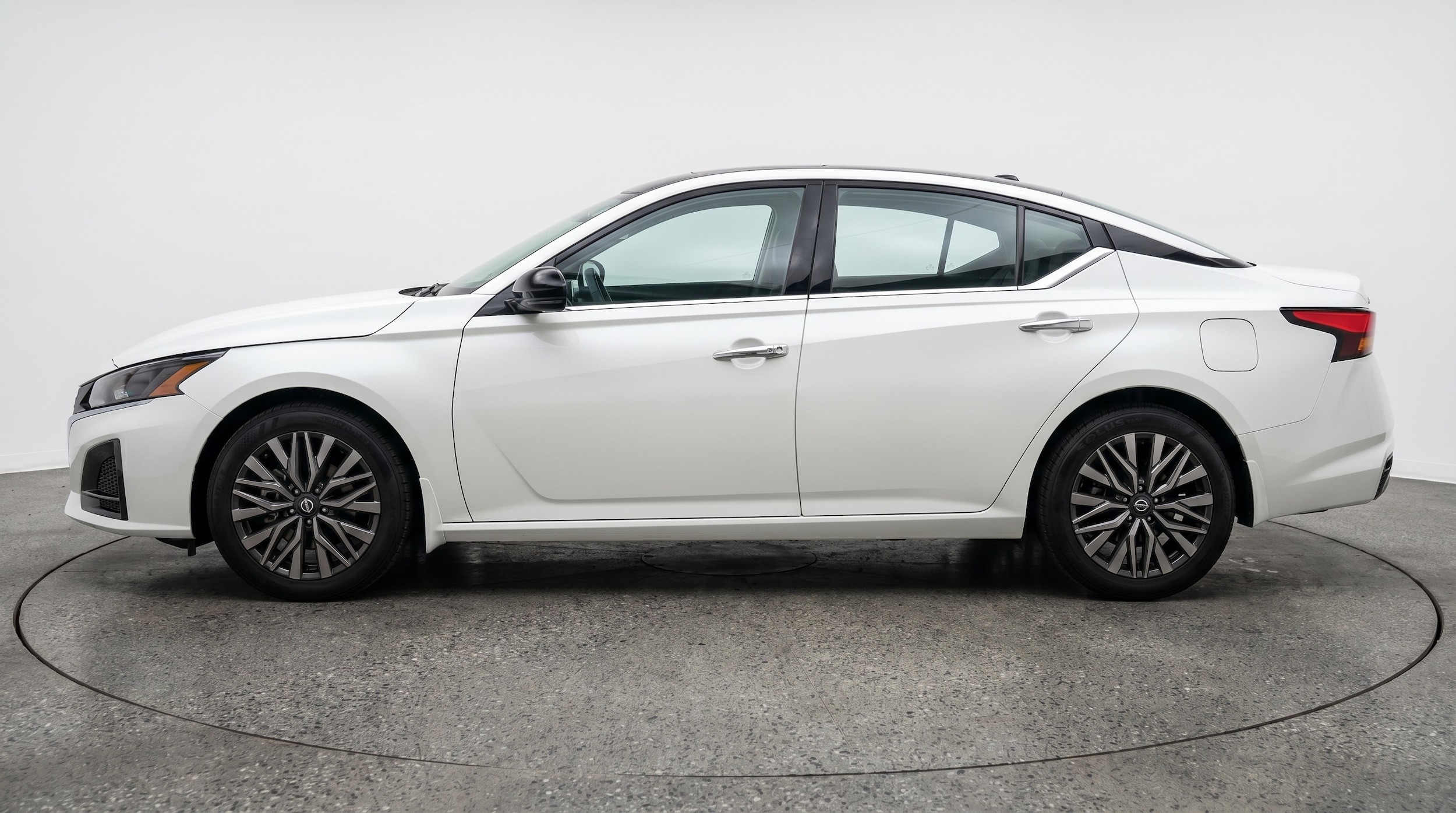 Thumbnail: 2025 Nissan Altima - 4