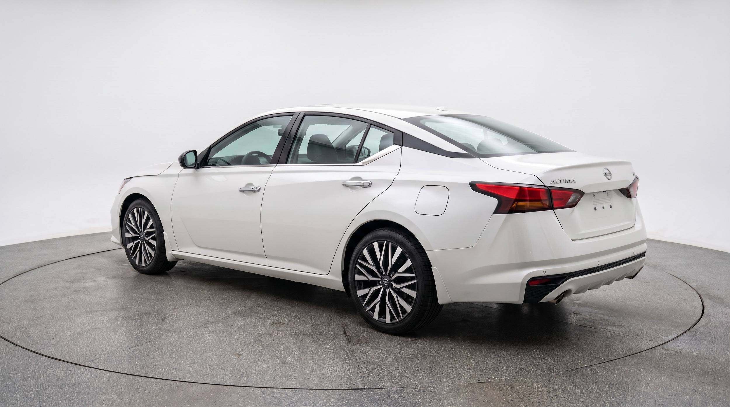 Thumbnail: 2025 Nissan Altima - 5