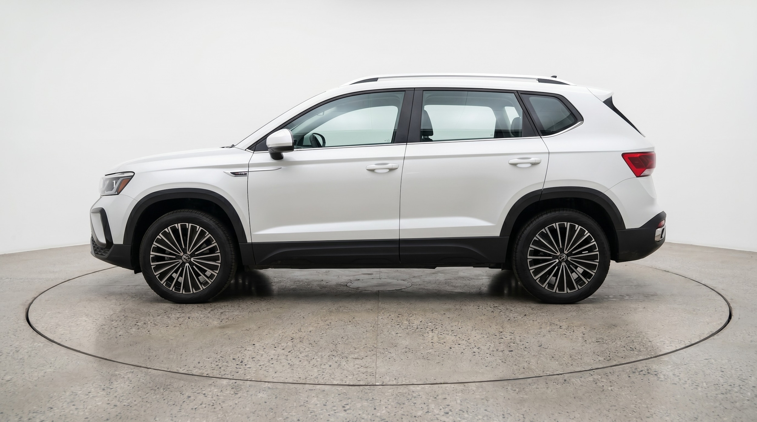Thumbnail: 2026 Volkswagen Taos - 4