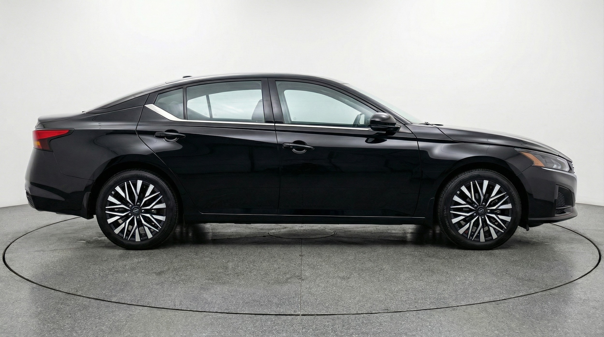 Thumbnail: 2025 Nissan Altima - 8