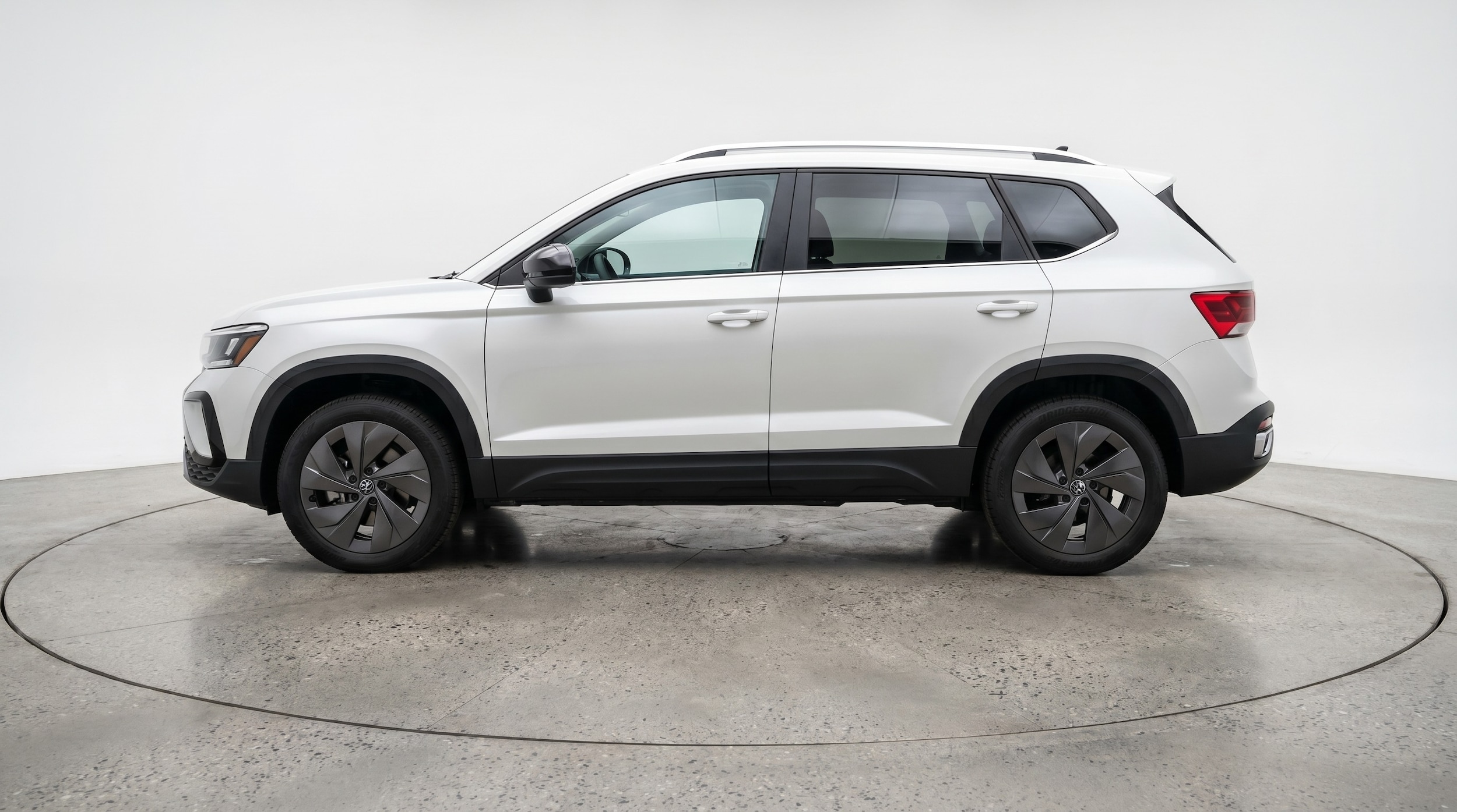Thumbnail: 2026 Volkswagen Taos - 4