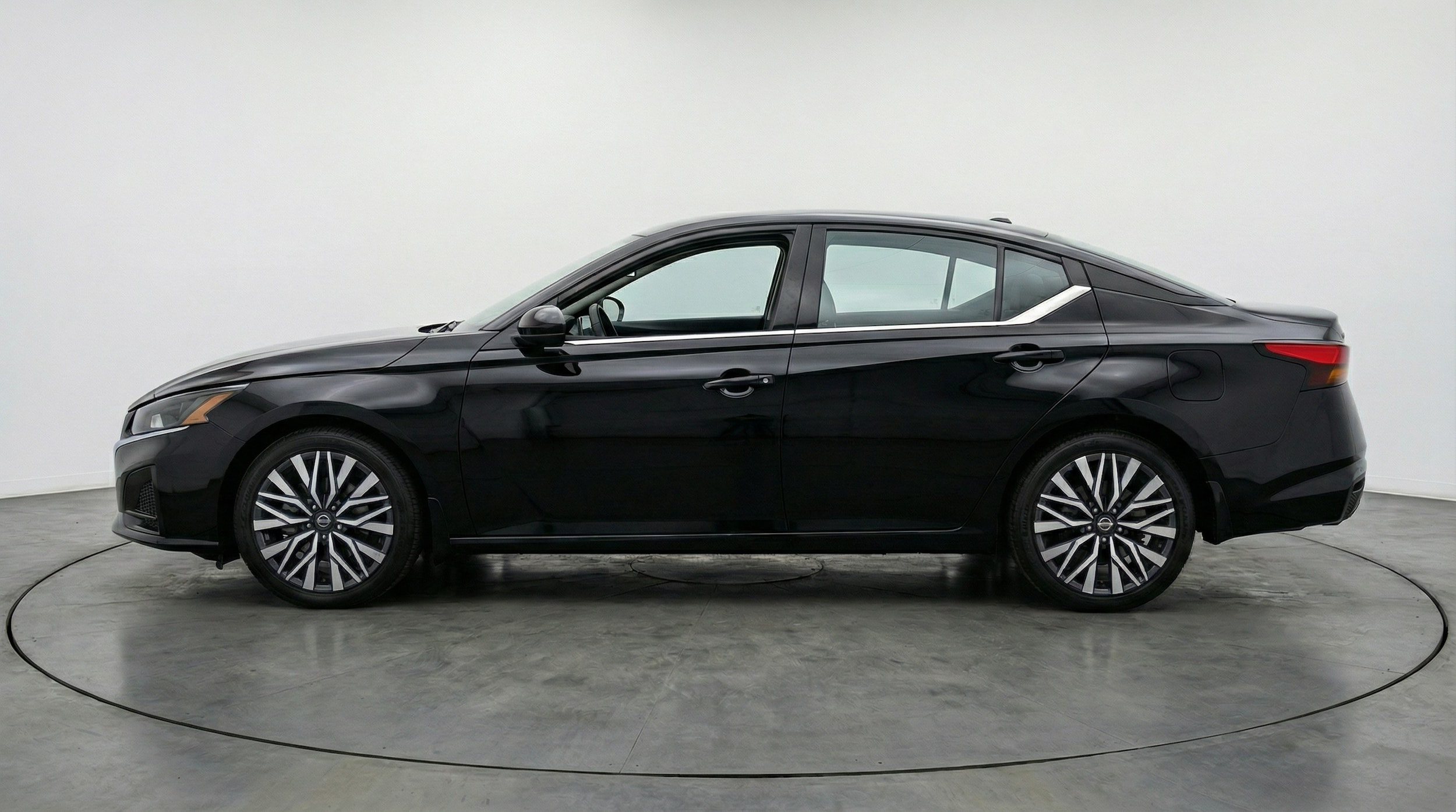 Thumbnail: 2025 Nissan Altima - 4