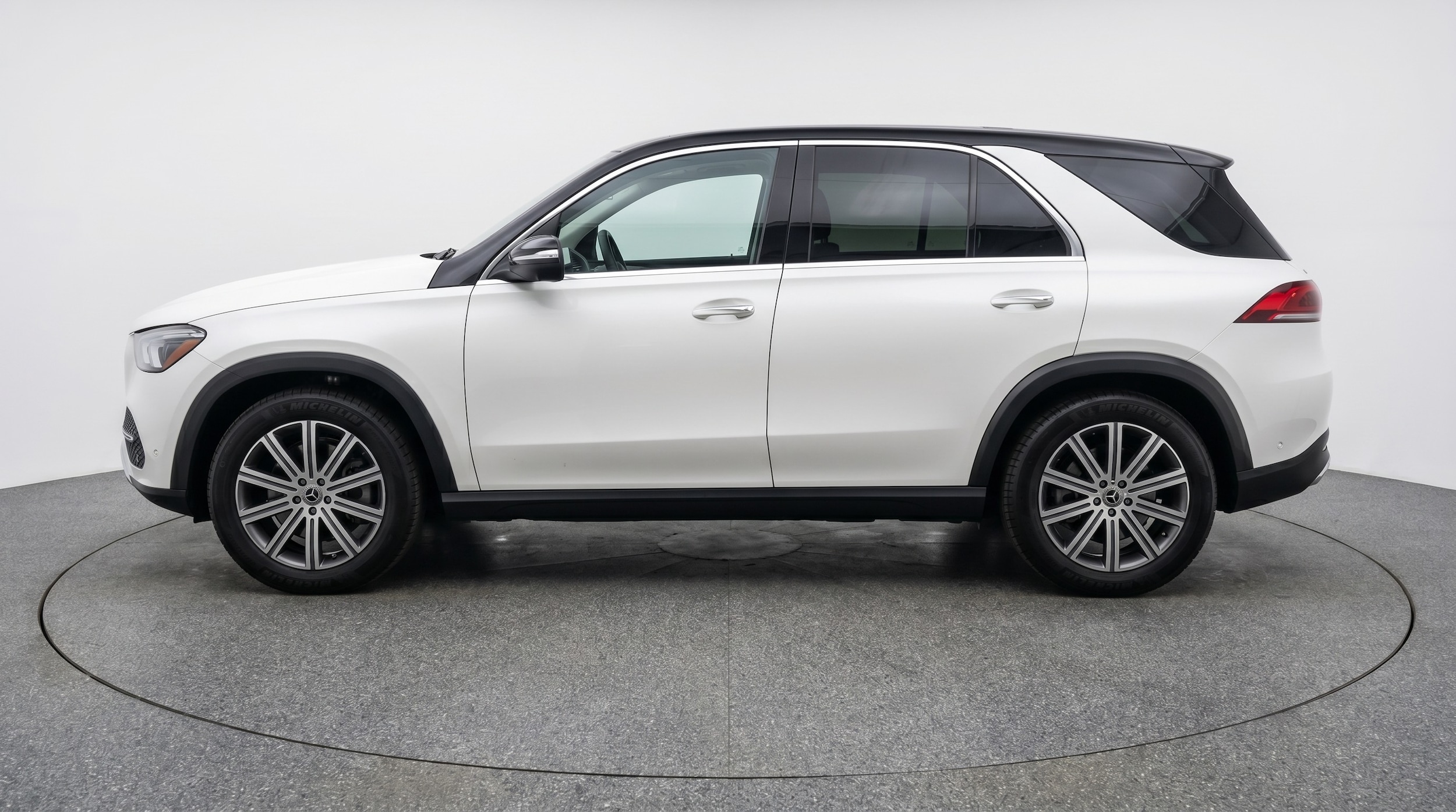 Thumbnail: 2026 Mercedes-Benz GLE - 4