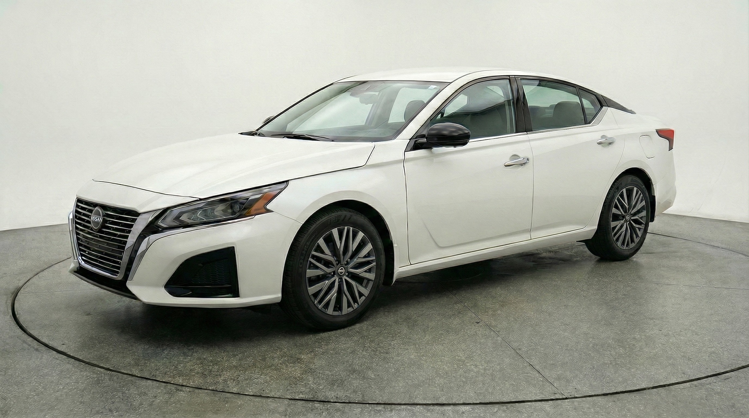 Thumbnail: 2025 Nissan Altima - 3