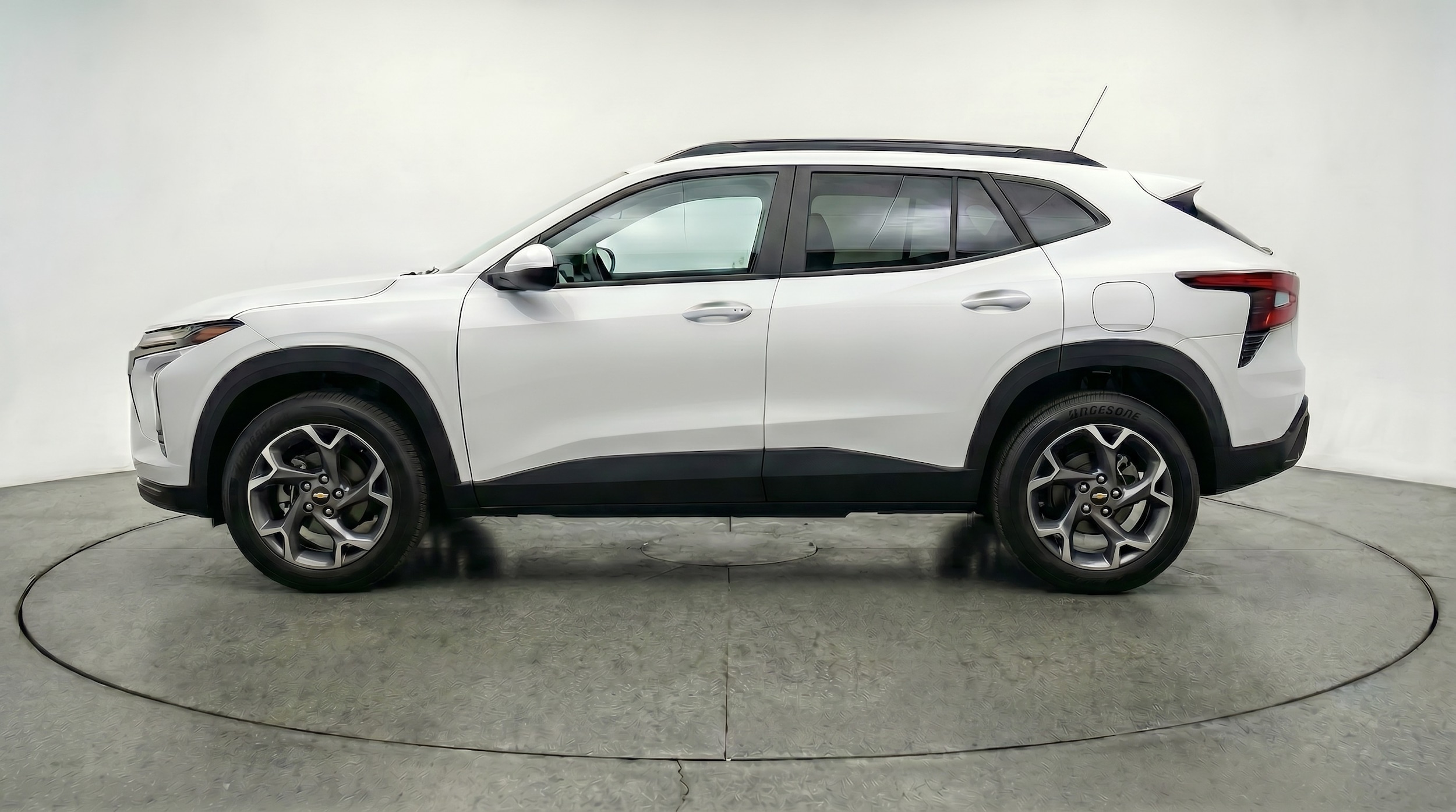Thumbnail: 2025 Chevrolet Trax - 4