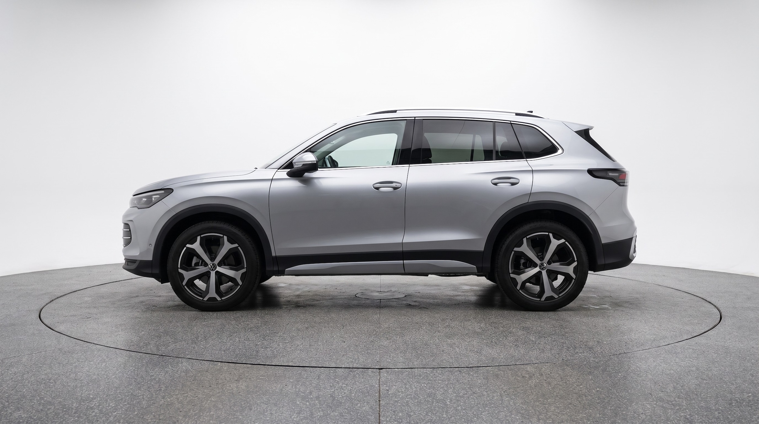 Thumbnail: 2026 Volkswagen Tiguan - 4