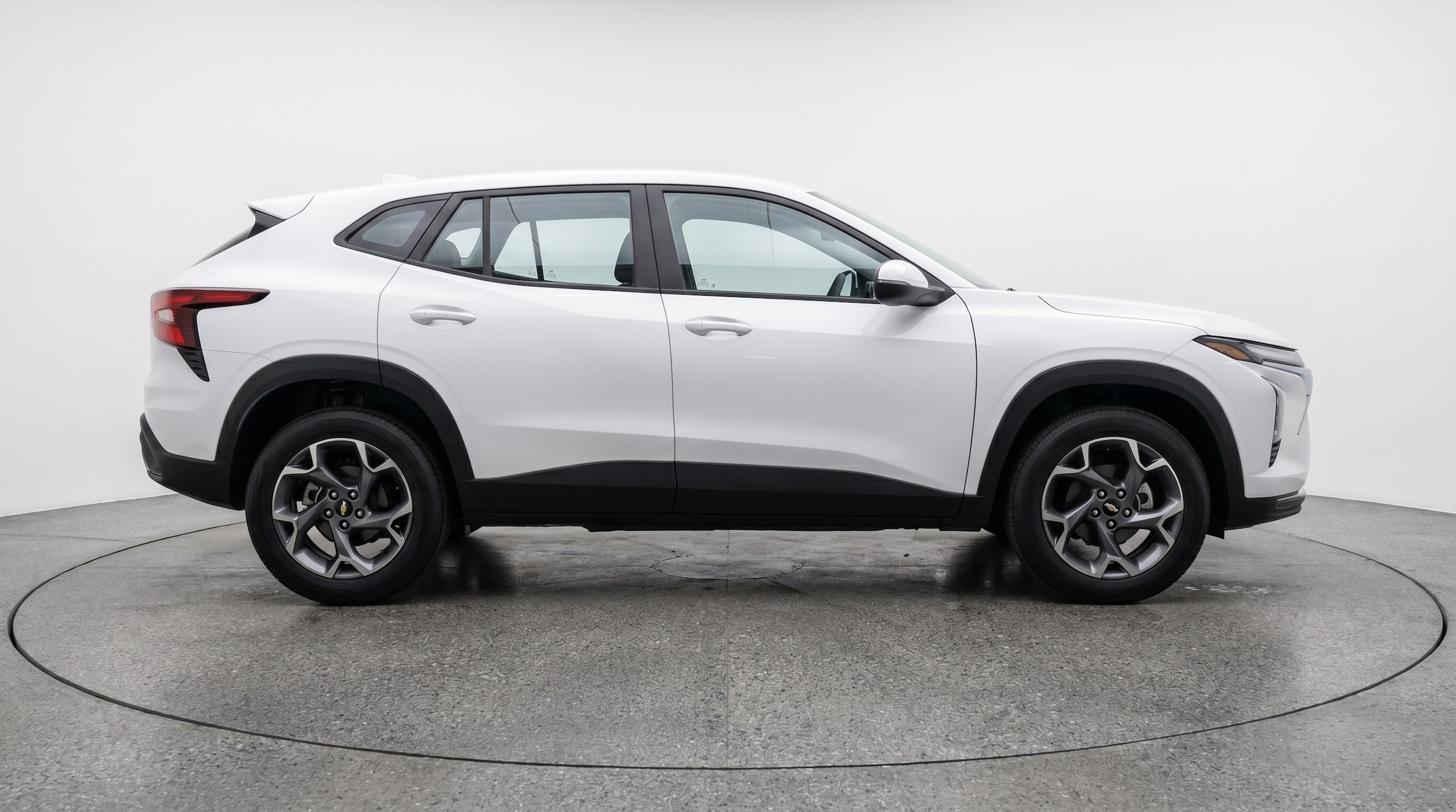 Thumbnail: 2025 Chevrolet Trax - 8
