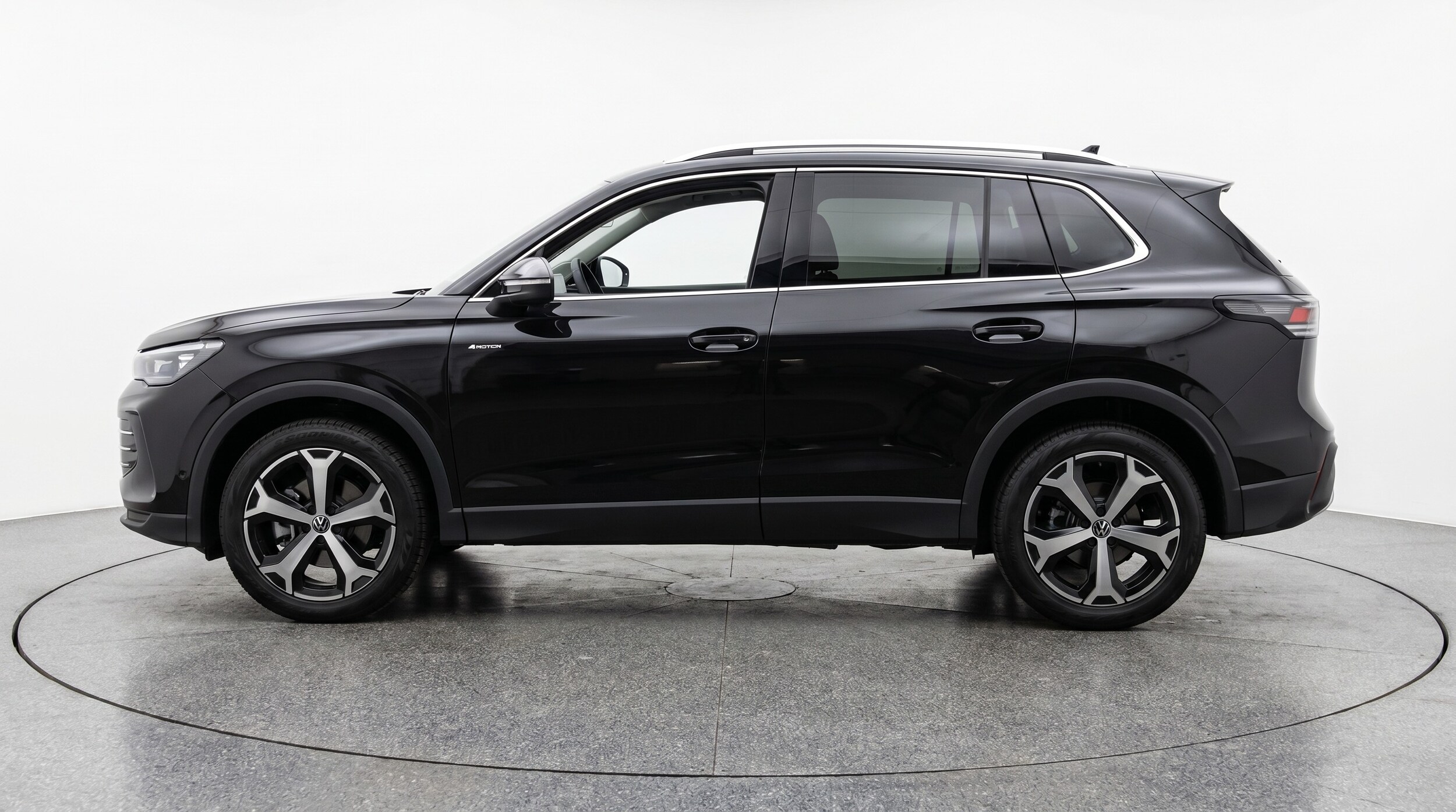 Thumbnail: 2026 Volkswagen Tiguan - 4