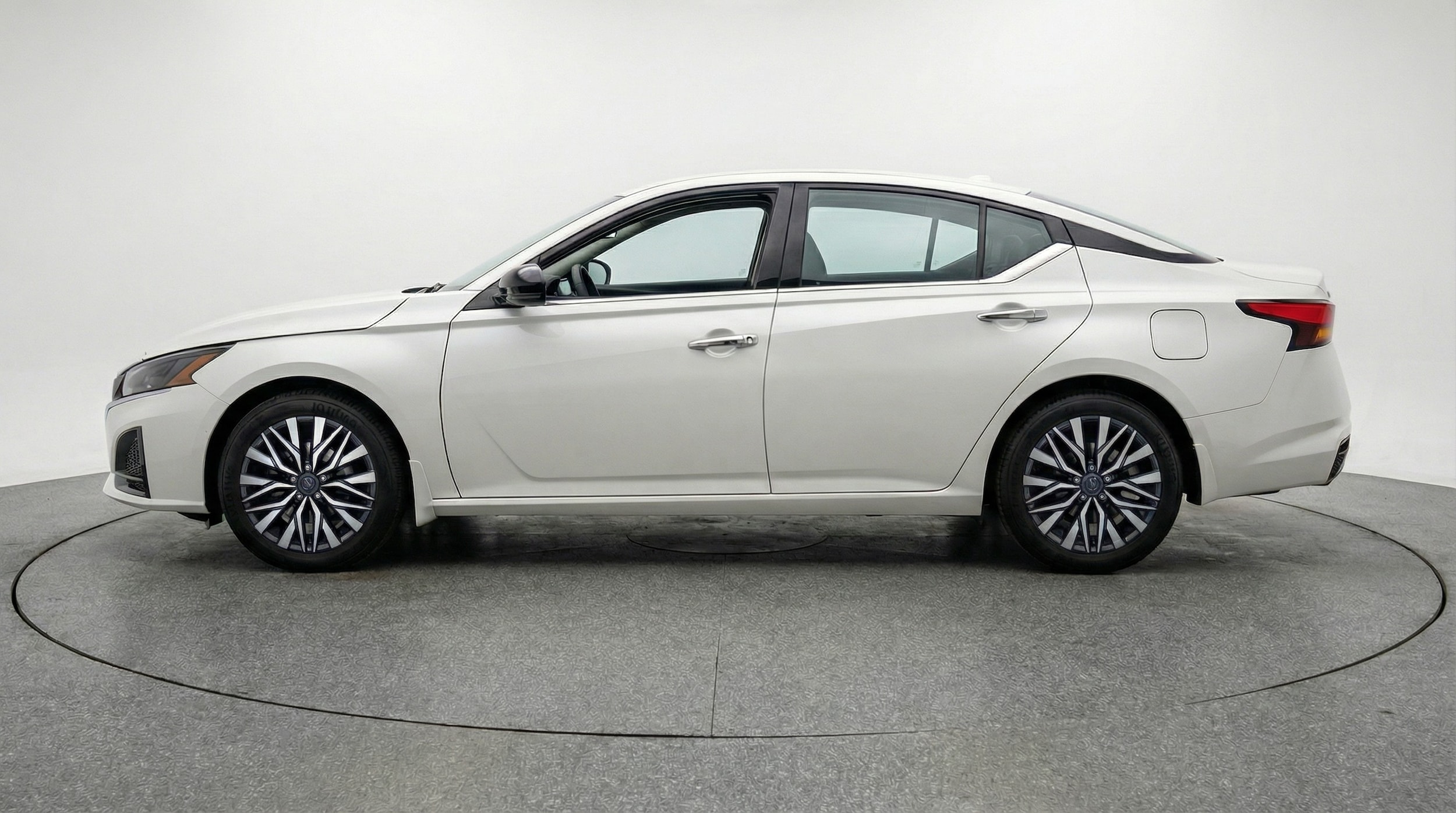 Thumbnail: 2025 Nissan Altima - 4