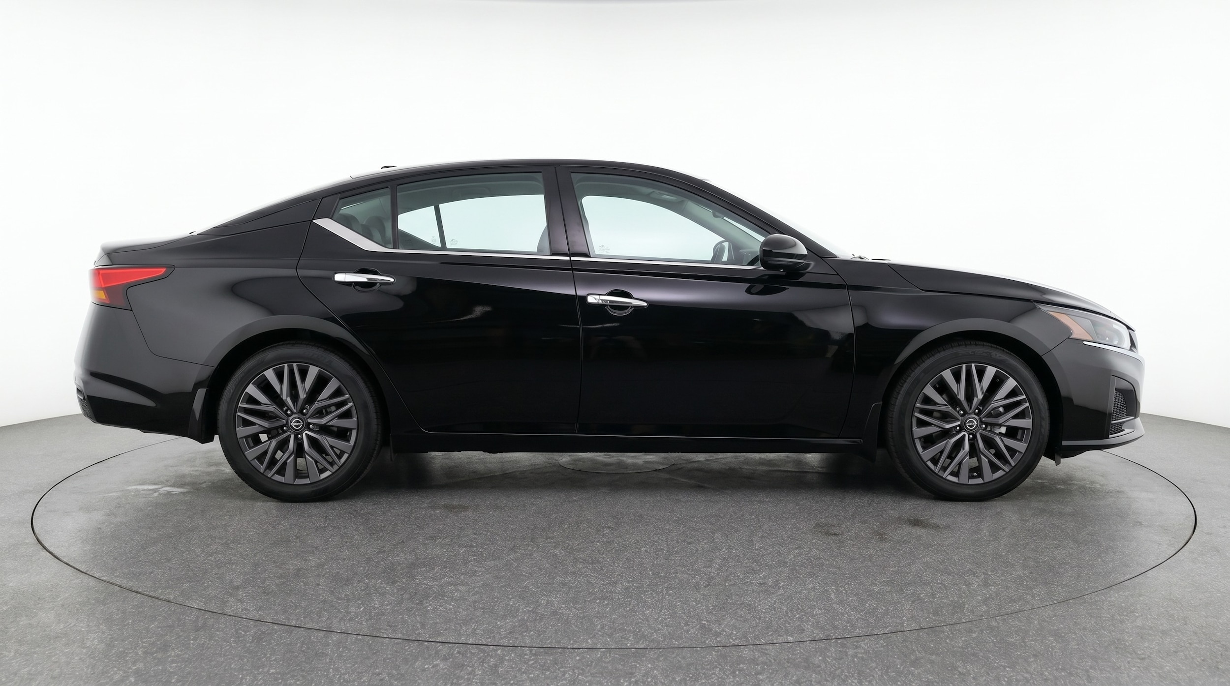 Thumbnail: 2025 Nissan Altima - 8
