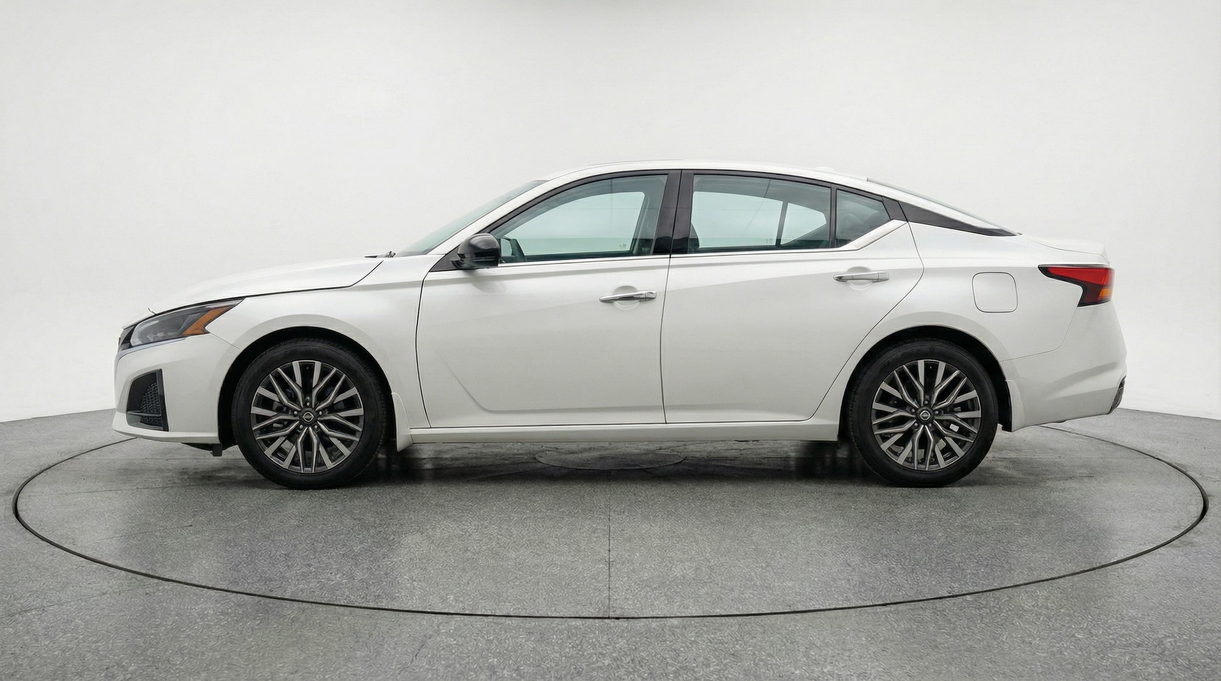Thumbnail: 2025 Nissan Altima - 4