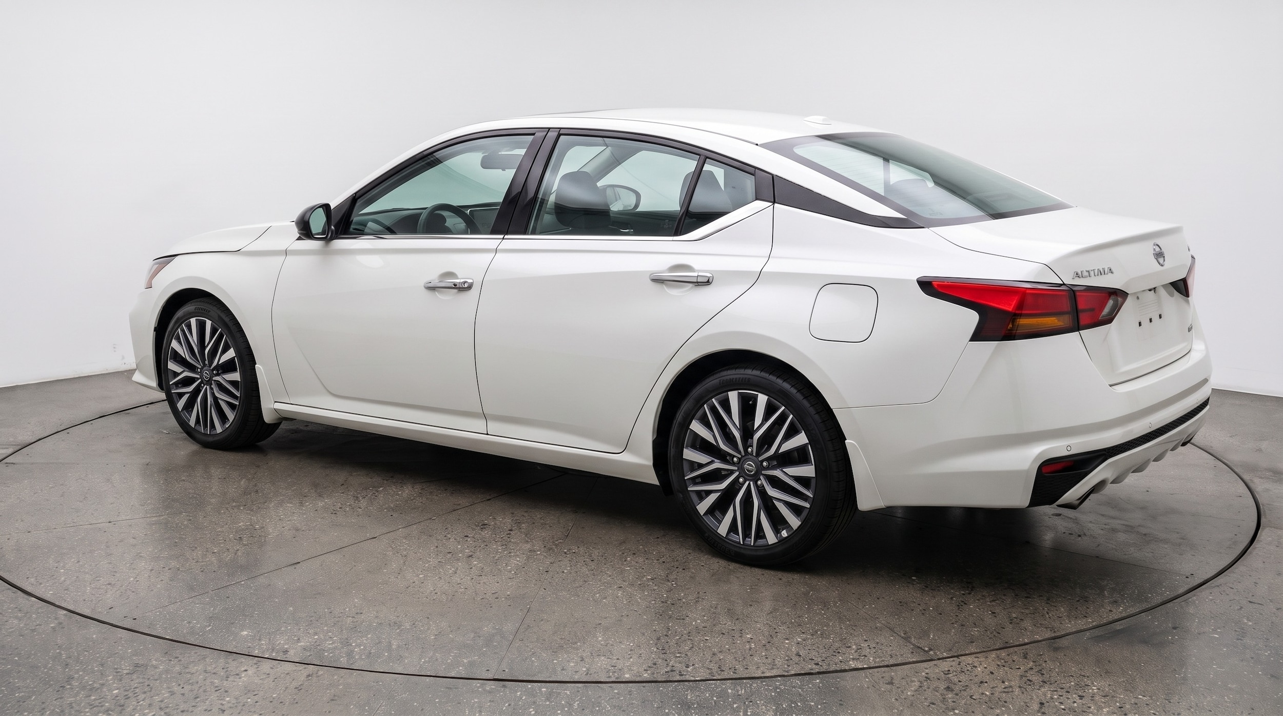 Thumbnail: 2025 Nissan Altima - 5