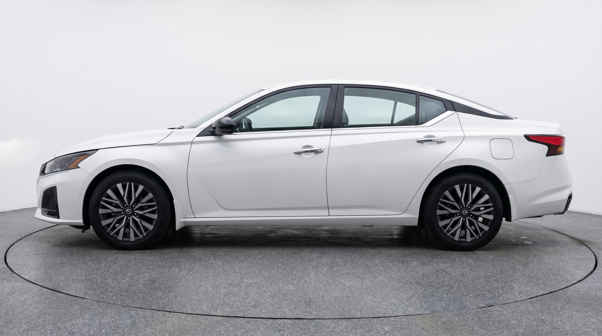Thumbnail: 2025 Nissan Altima - 4