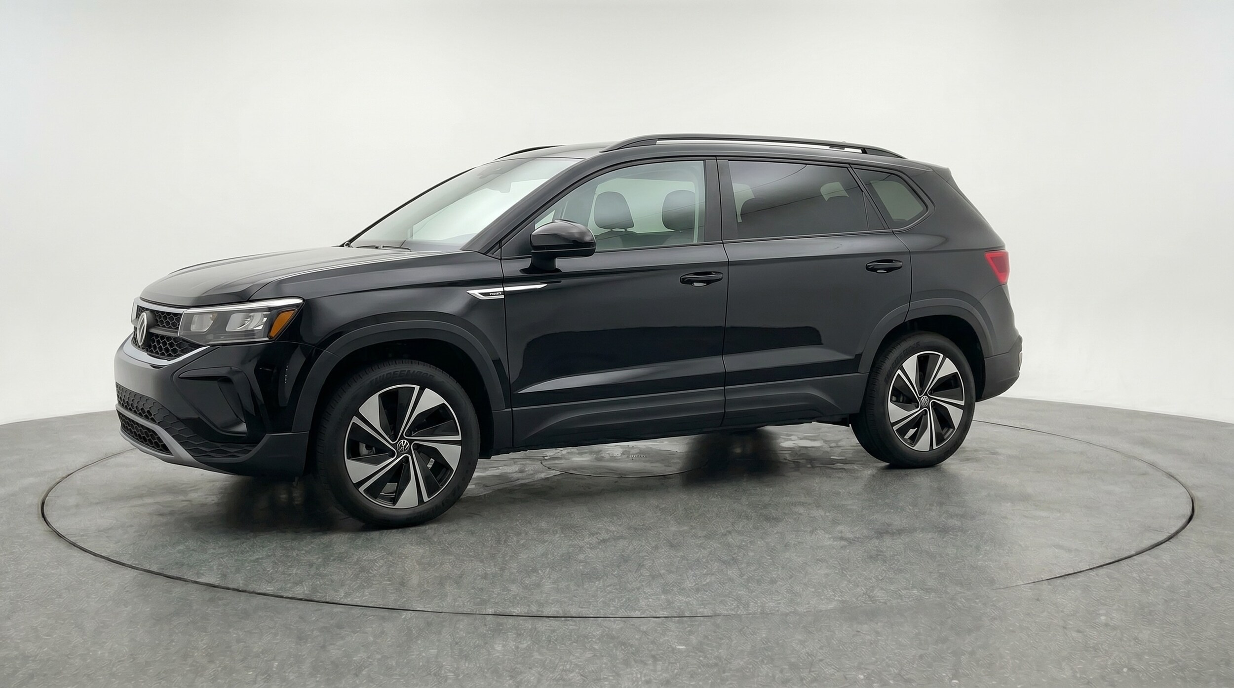 Thumbnail: 2025 Volkswagen Taos - 3