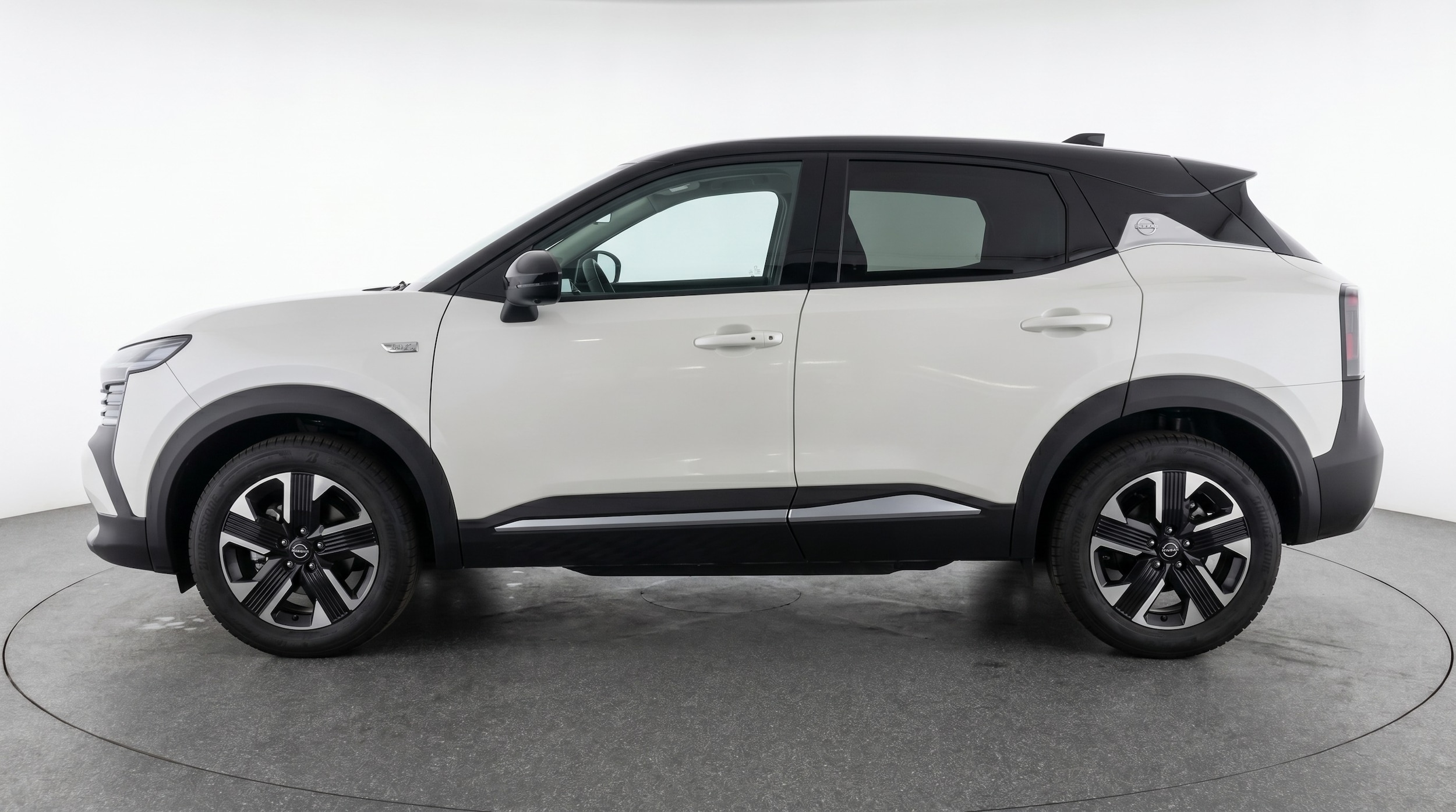 Thumbnail: 2026 Nissan Kicks - 4