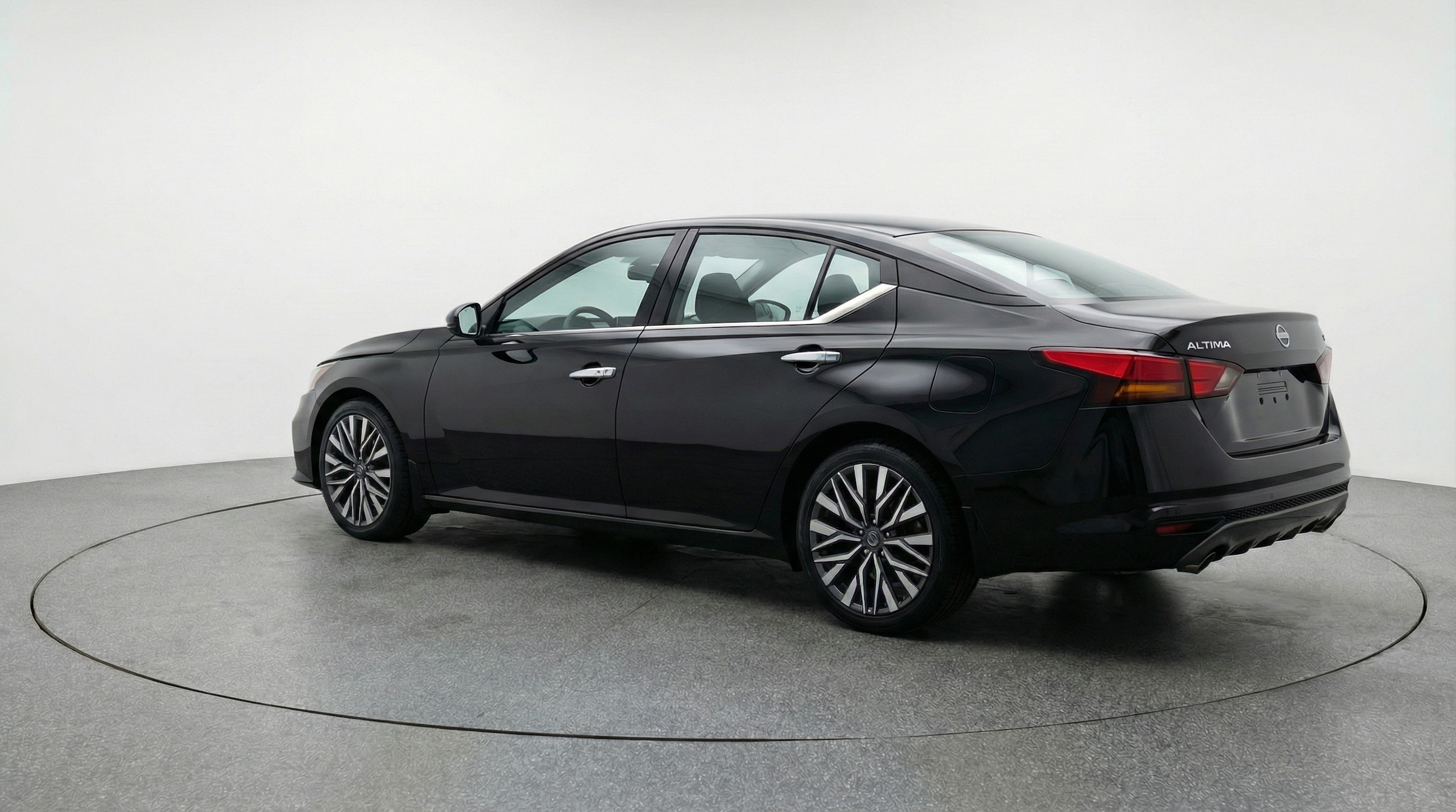 Thumbnail: 2025 Nissan Altima - 5