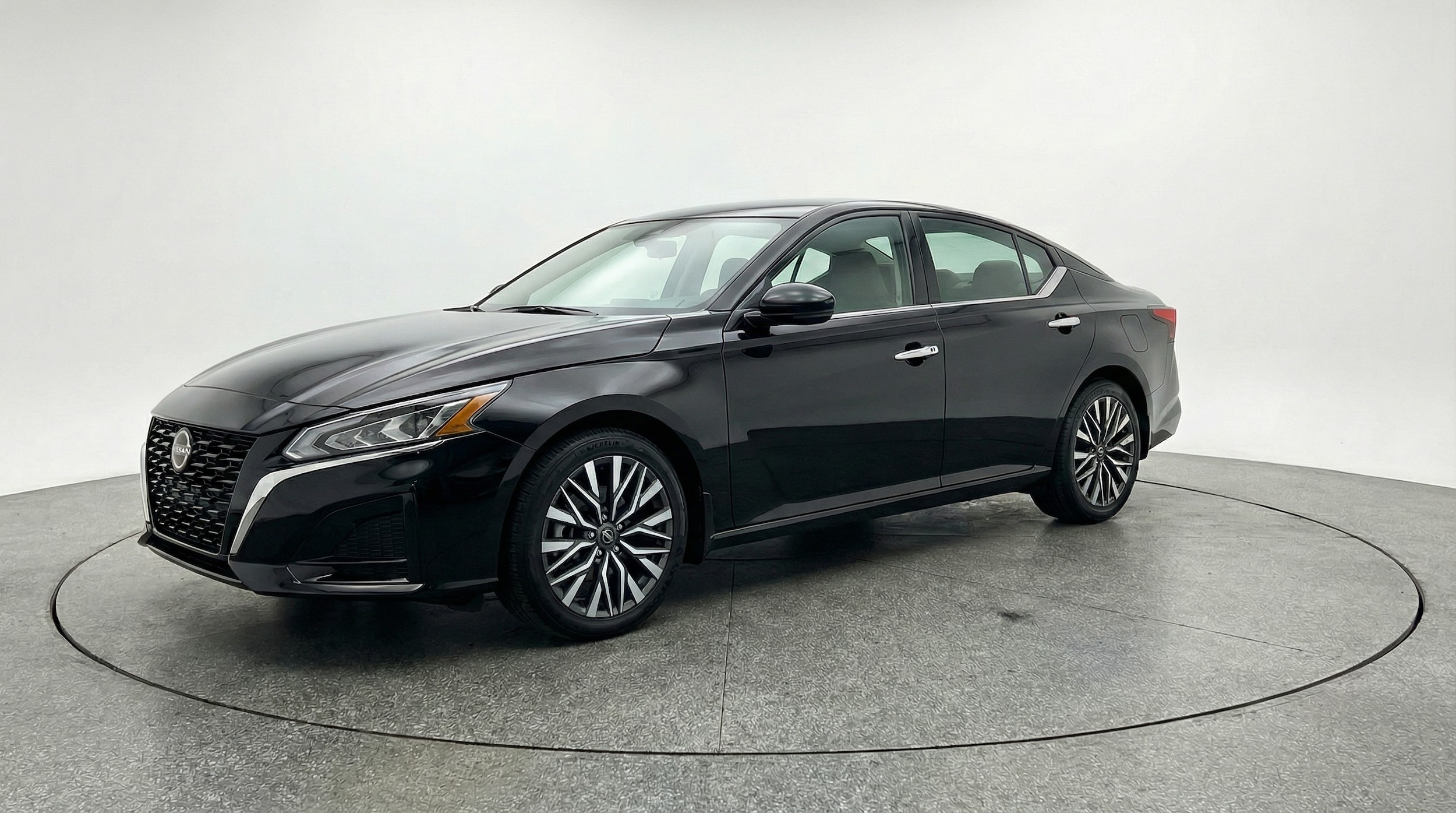 Thumbnail: 2025 Nissan Altima - 3