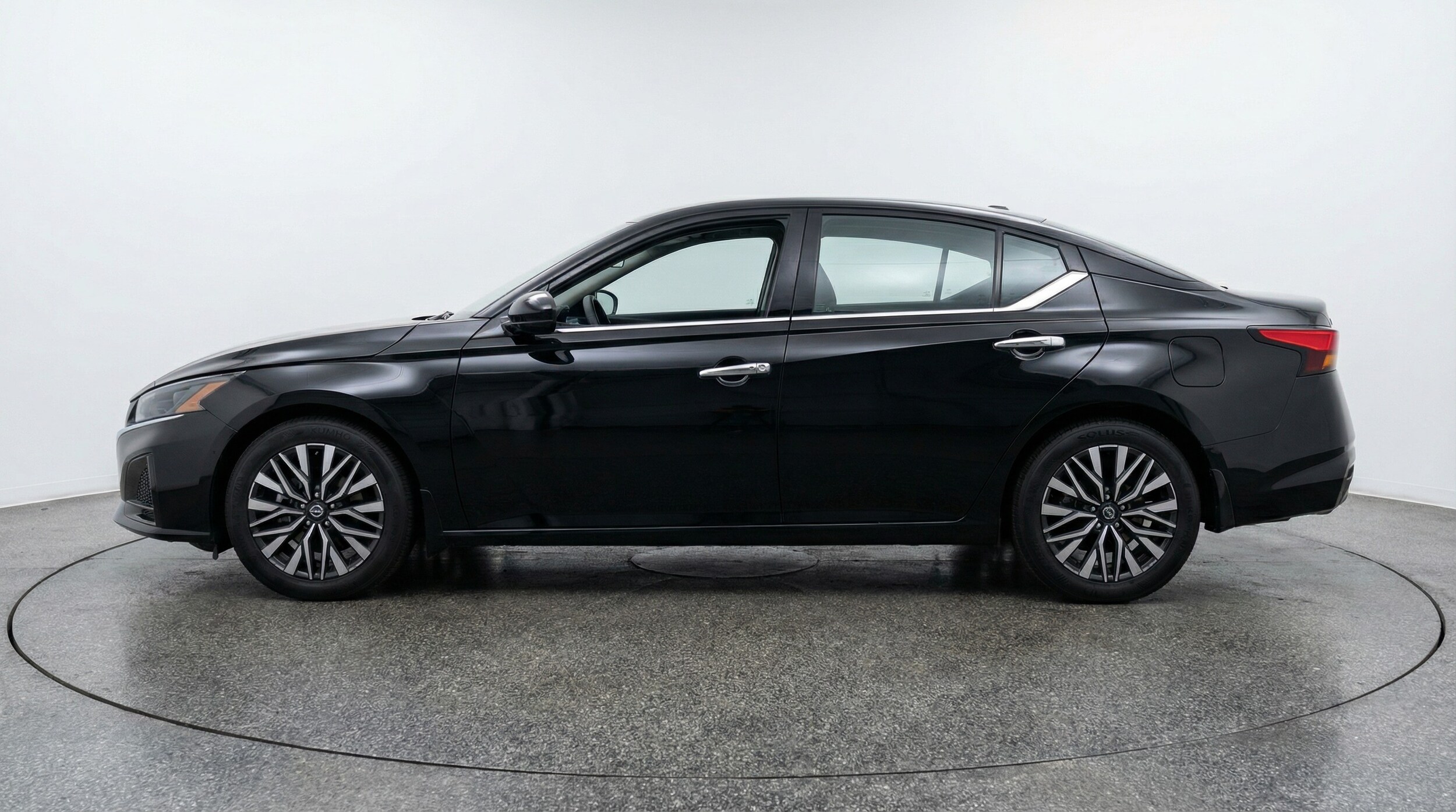 Thumbnail: 2025 Nissan Altima - 4