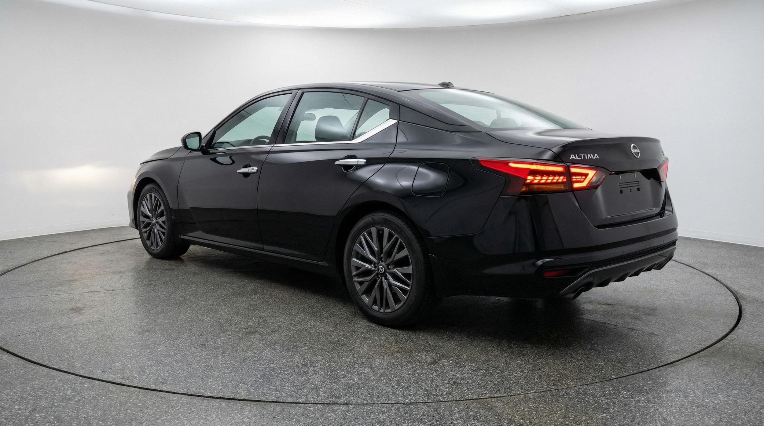 Thumbnail: 2025 Nissan Altima - 5