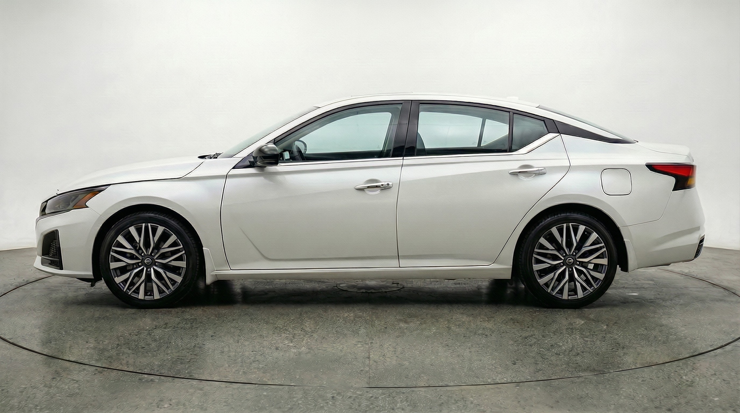 Thumbnail: 2025 Nissan Altima - 4