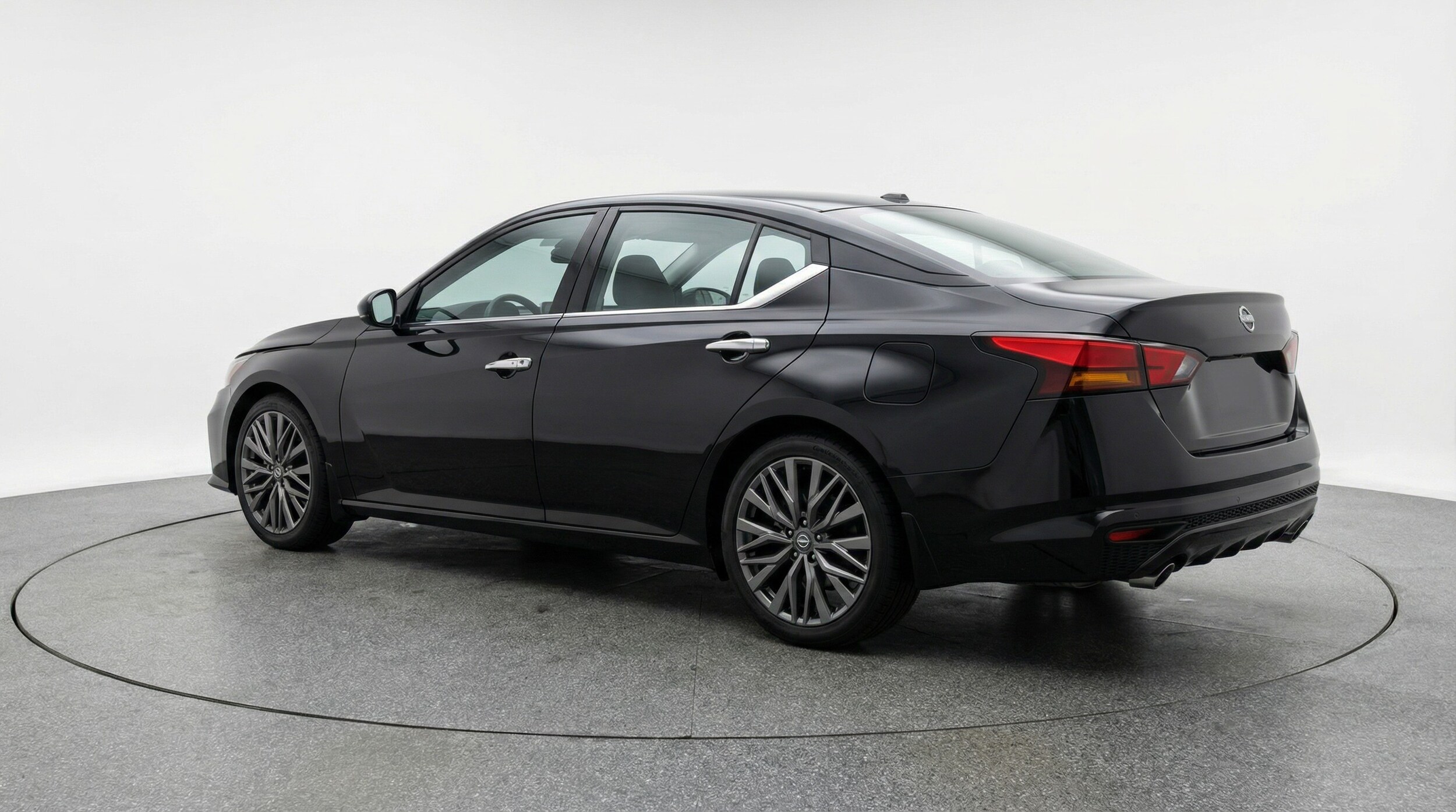 Thumbnail: 2025 Nissan Altima - 5