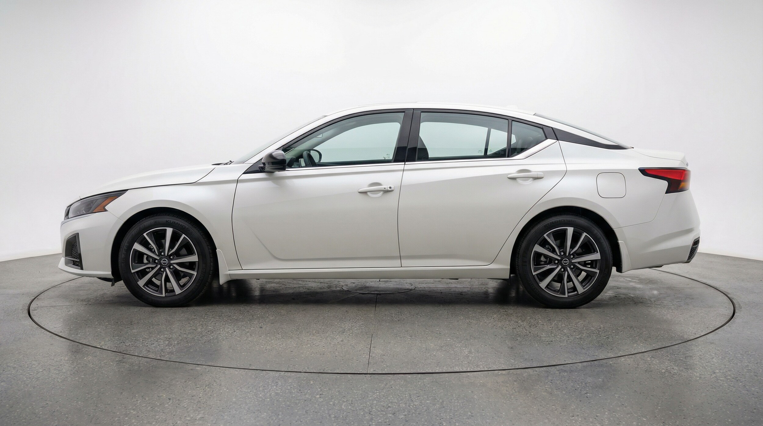 Thumbnail: 2025 Nissan Altima - 4