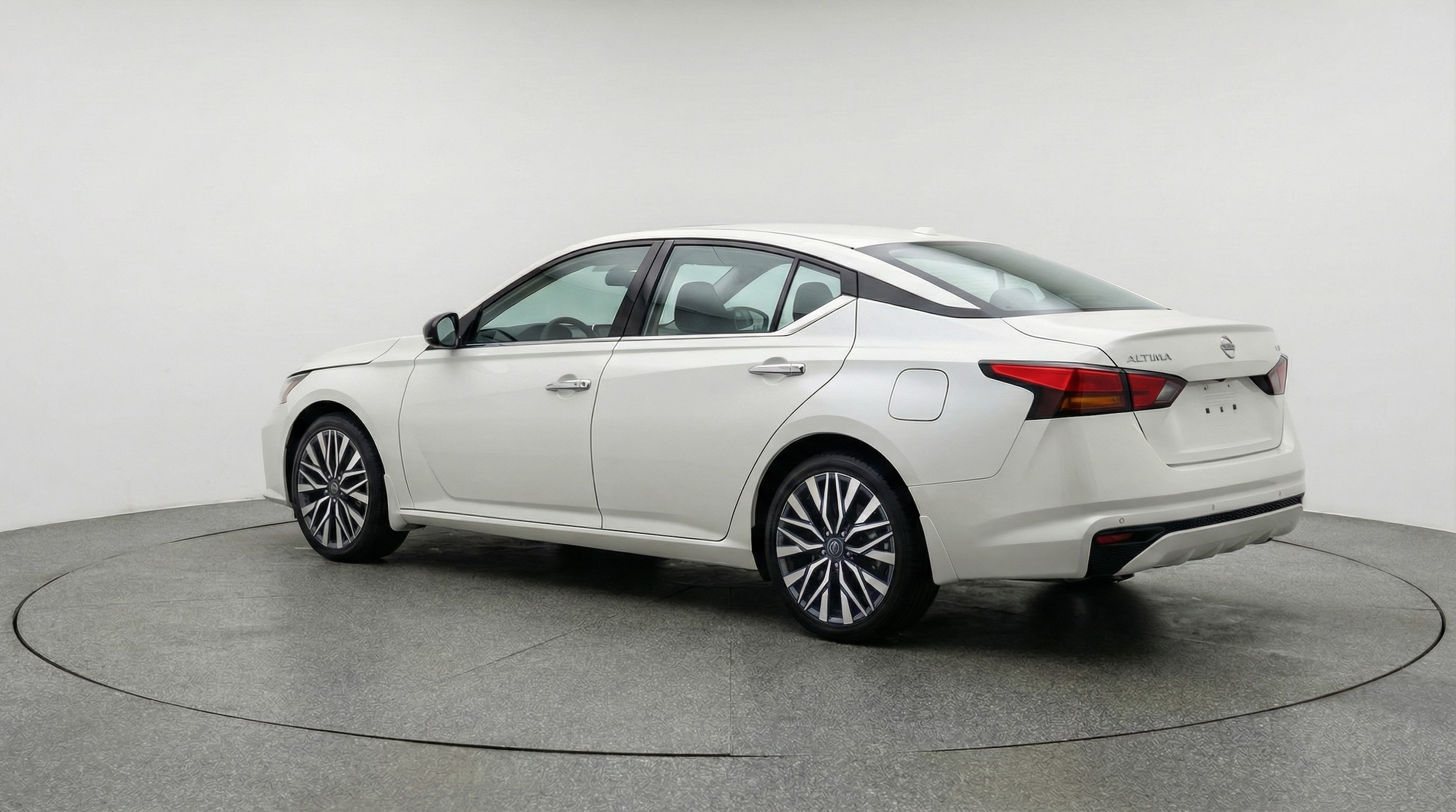 Thumbnail: 2025 Nissan Altima - 5