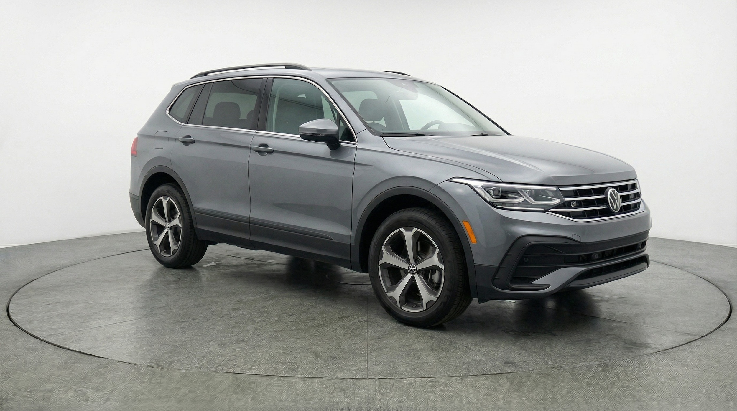 Thumbnail: 2026 Volkswagen Tiguan - 1