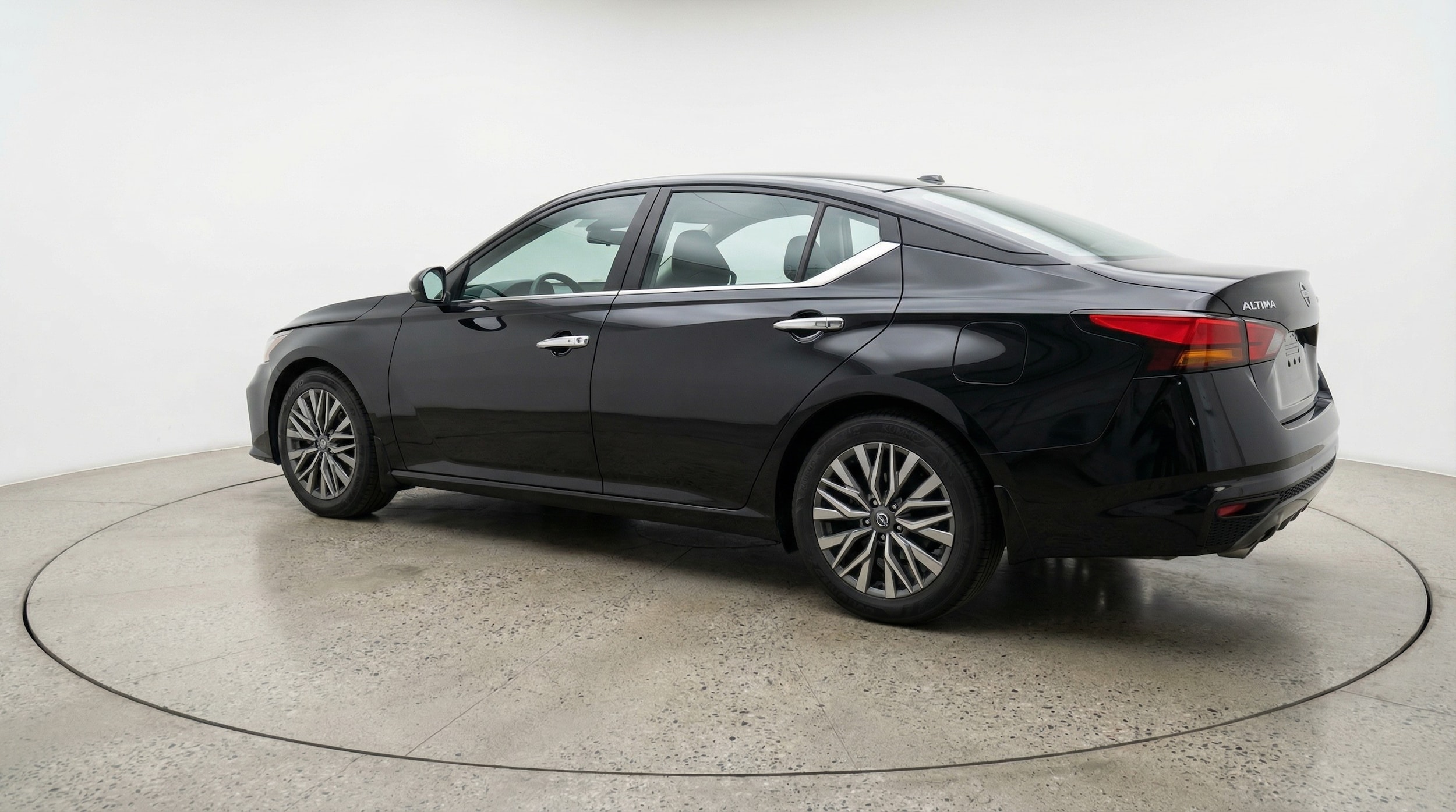 Thumbnail: 2025 Nissan Altima - 5