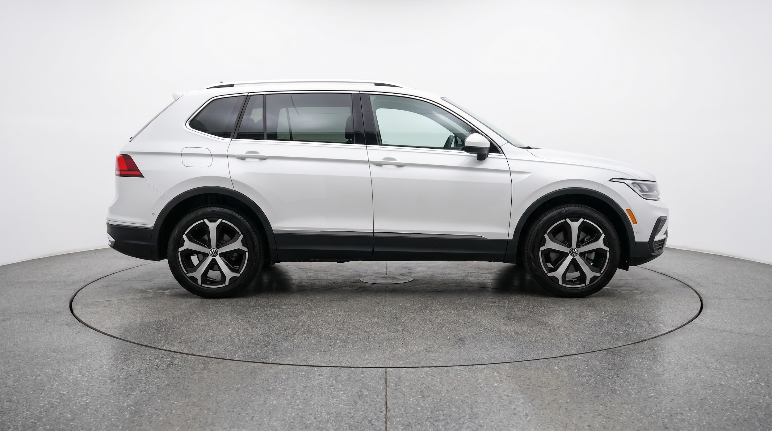 Thumbnail: 2026 Volkswagen Tiguan - 8