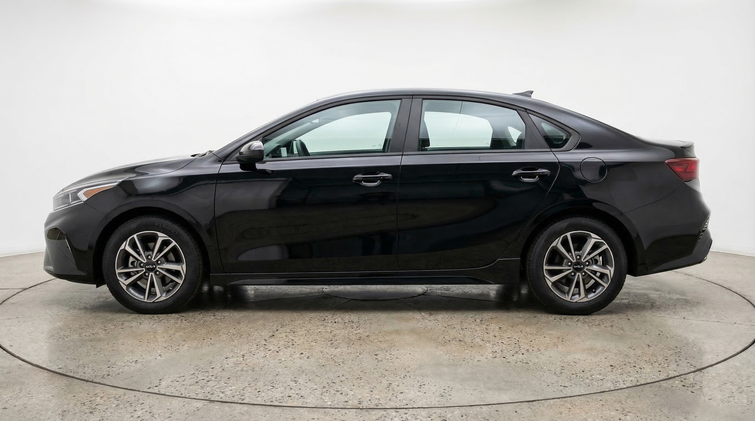 Thumbnail: 2024 Kia Forte - 4