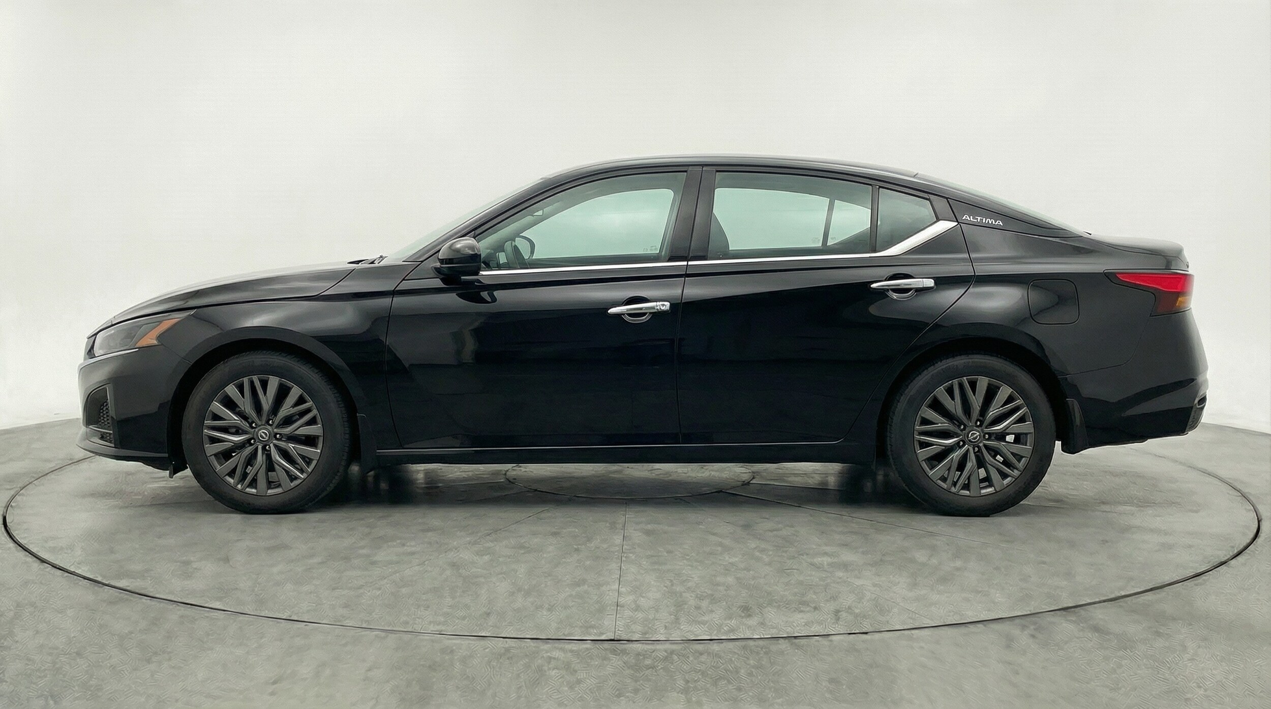Thumbnail: 2025 Nissan Altima - 4