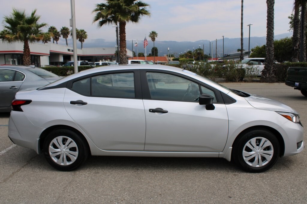 2025 Nissan Versa 1.6 S photo 4