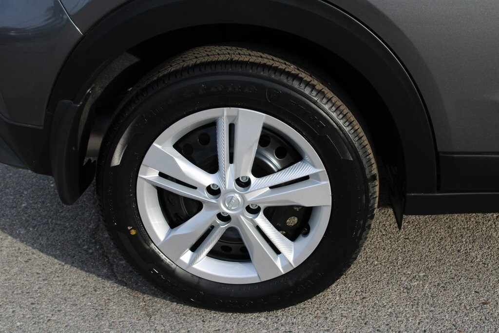 2025 Nissan Kicks Play S photo 3