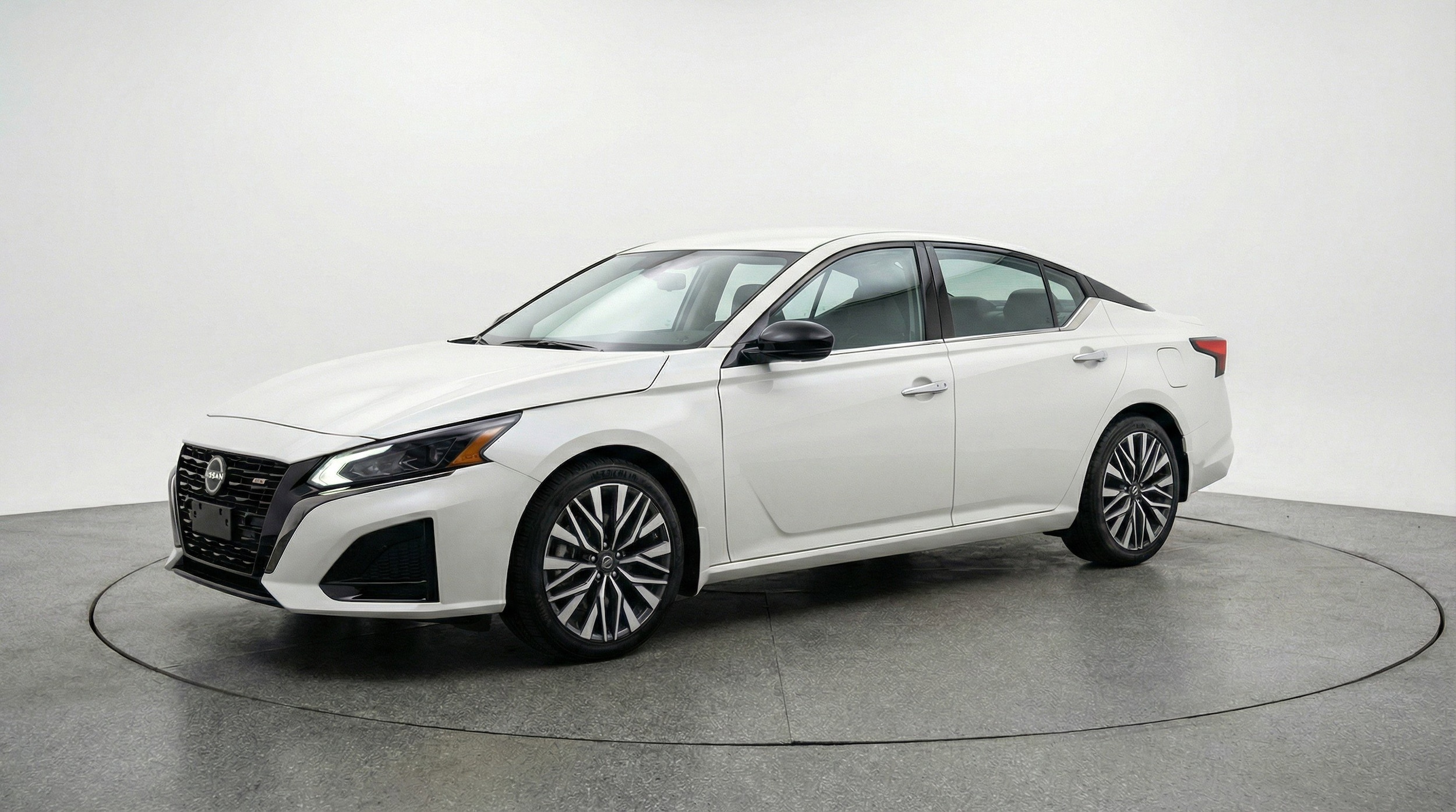 Thumbnail: 2025 Nissan Altima - 3